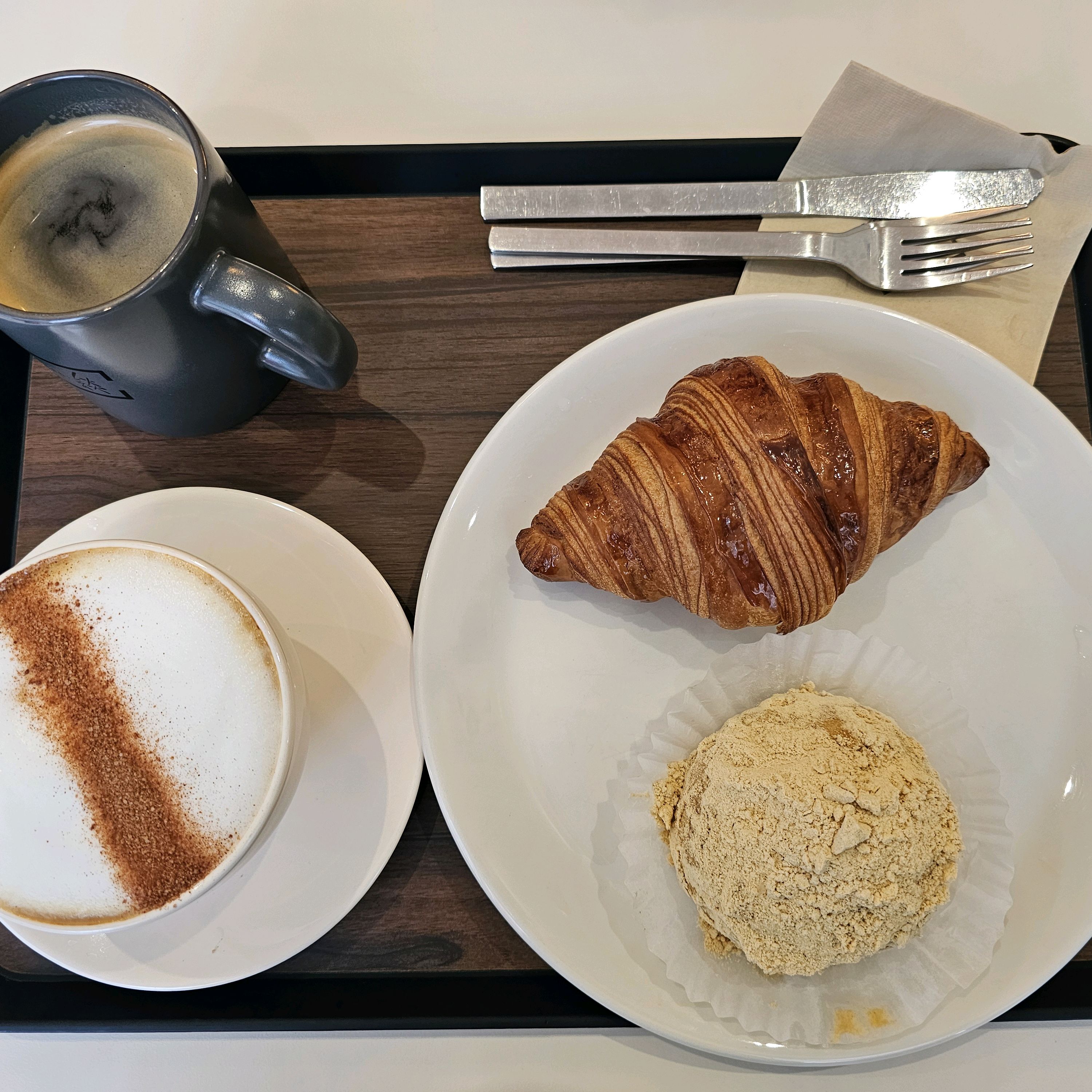 남편이랑 신정호가서 점심먹고 - 불당동 맛집 필담베이커리카페 2호점