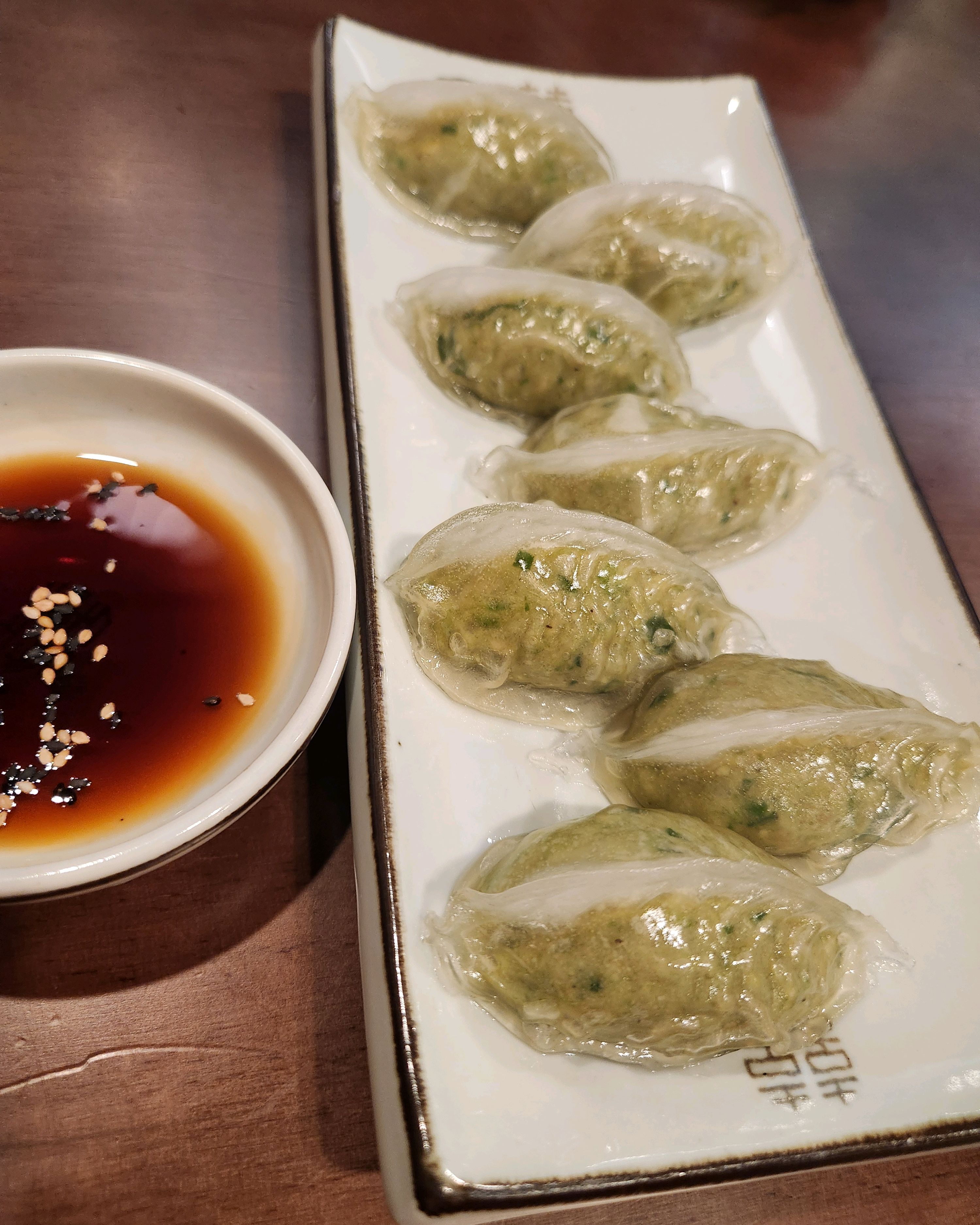 직원분들께서 굉장히 친절하시고 - 제주 맛집 장수국수 본점