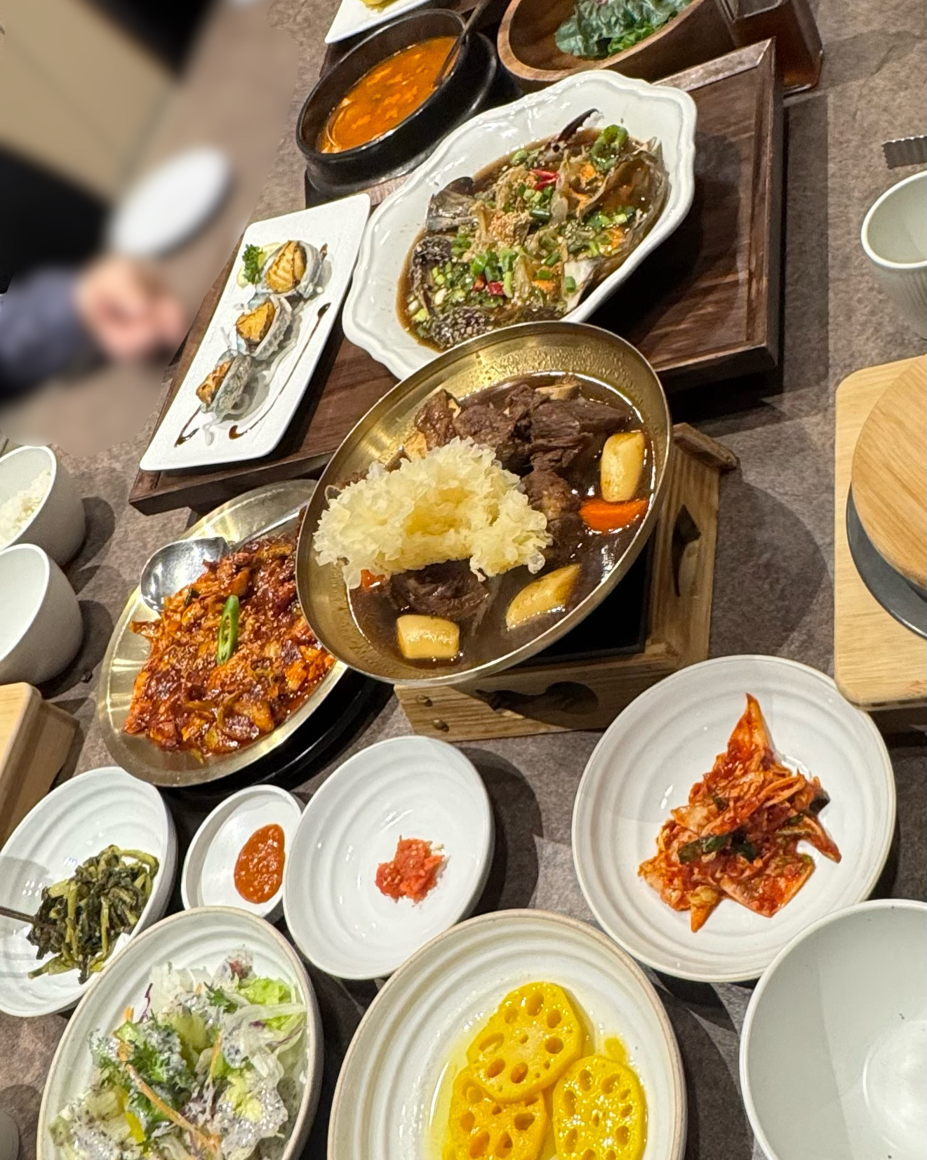 가족모임하러 방문했는데 음식 구성도 좋고 다 맛있네요! 진심 한상으로 주문했고 음식이 전체