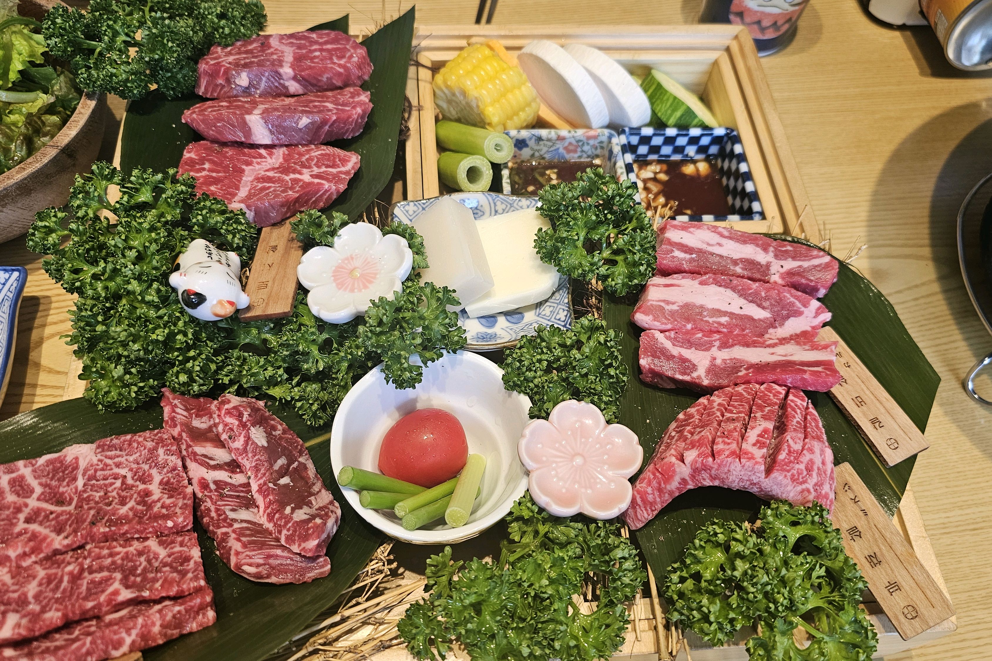 들안길에 있는 찐 맛집이예요. 우선 들어오면 진짜 일본에 온거같은 느낌이 들어요!! 인테리