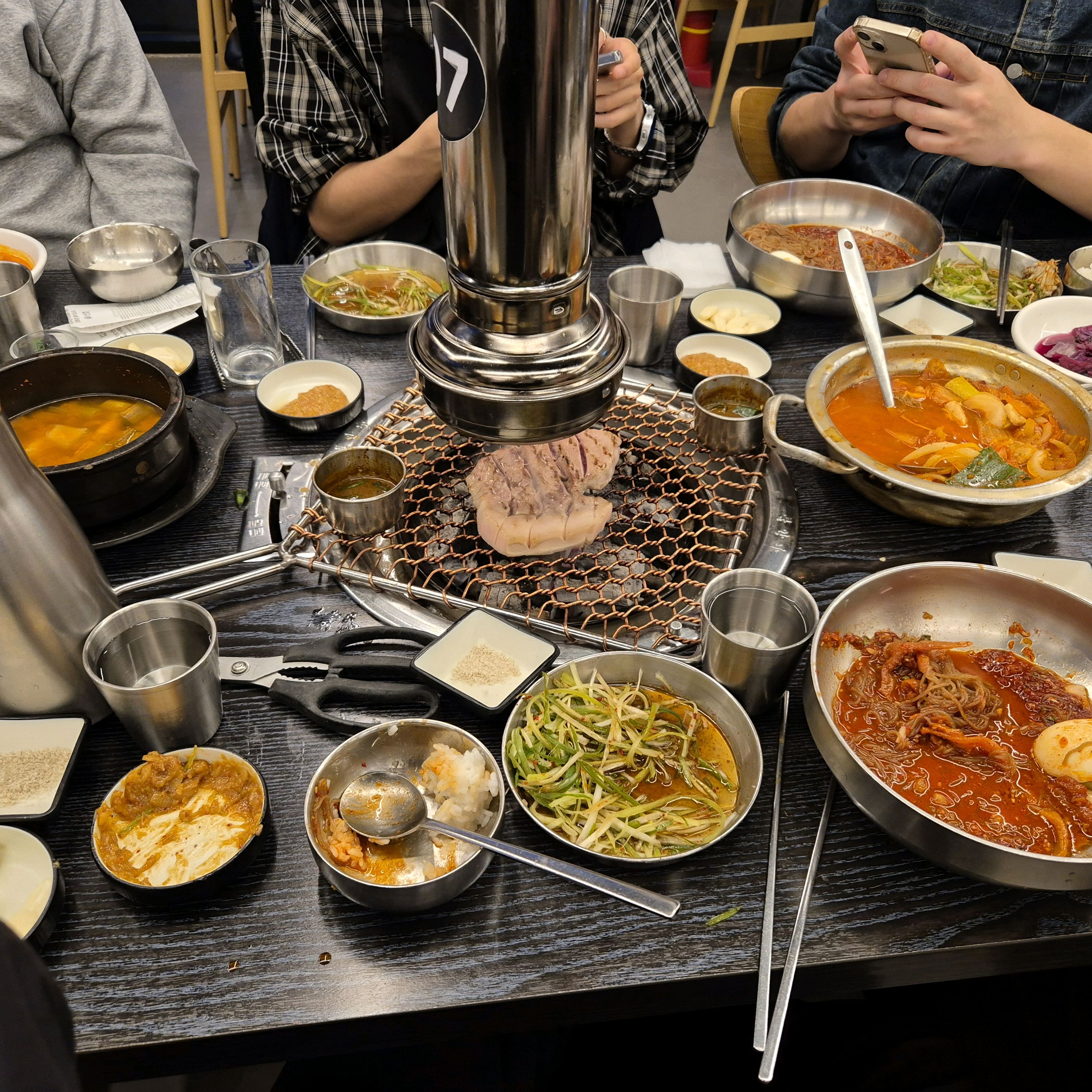 사장님이 너무 친절해서 다음에 사장님보러 또 오고 싶을 정도입니다. 고기야 말할것도 없고요
