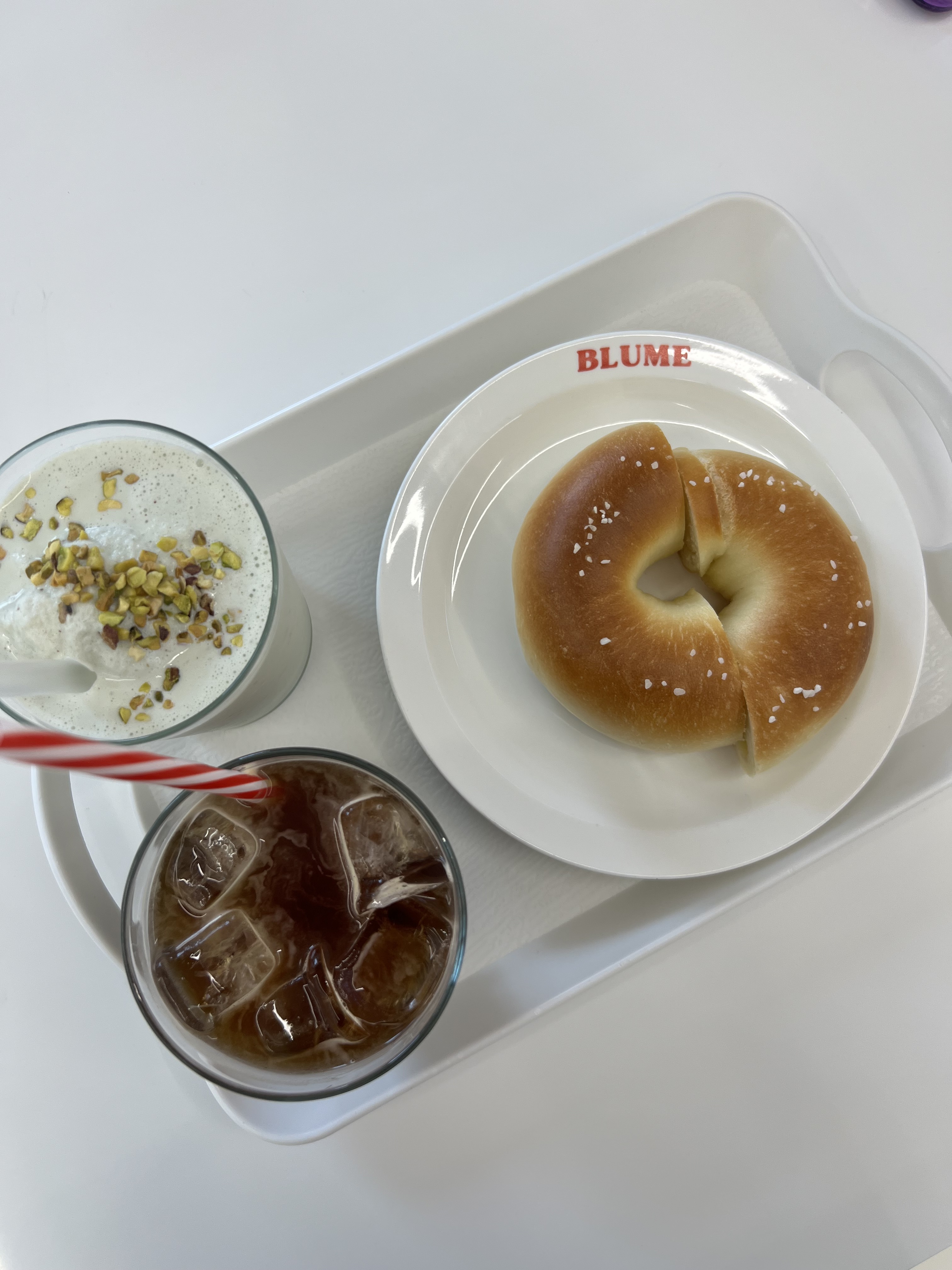 피스타치오를 좋아해서 먹었는데 - 제주 맛집 블루메베이글