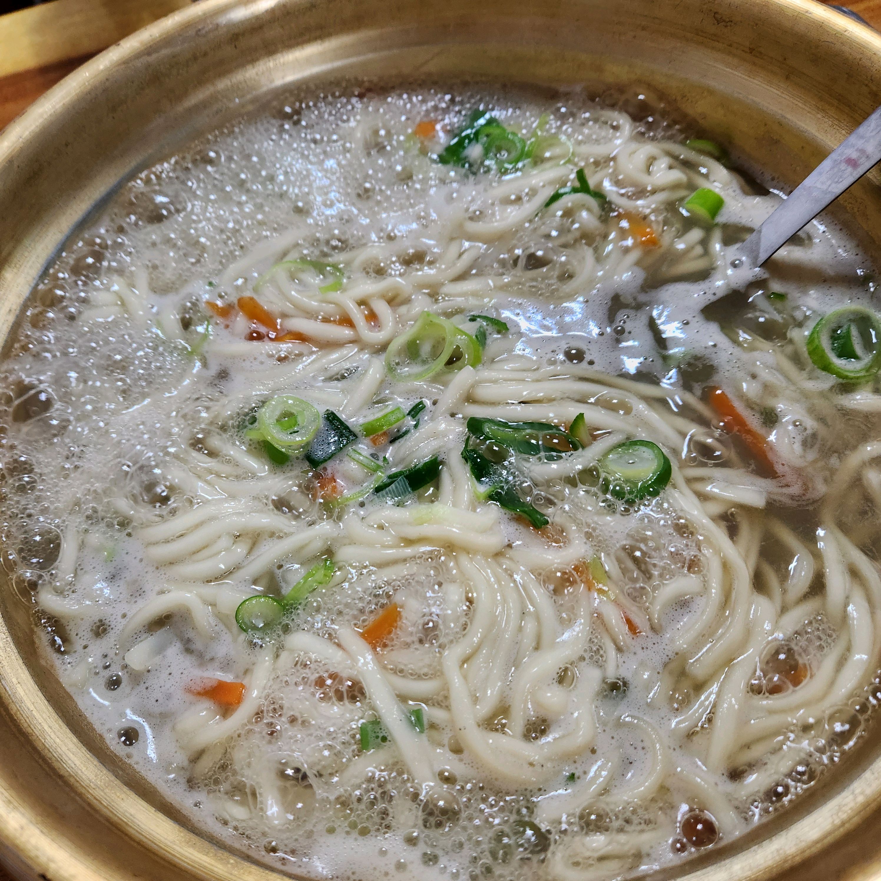 지나가다가 궁금했었던 칼국수집을 오늘에서야 방문해 보았네요~ - 대전 맛집 대전 칼국수 족발 쭈꾸미볶음 본점