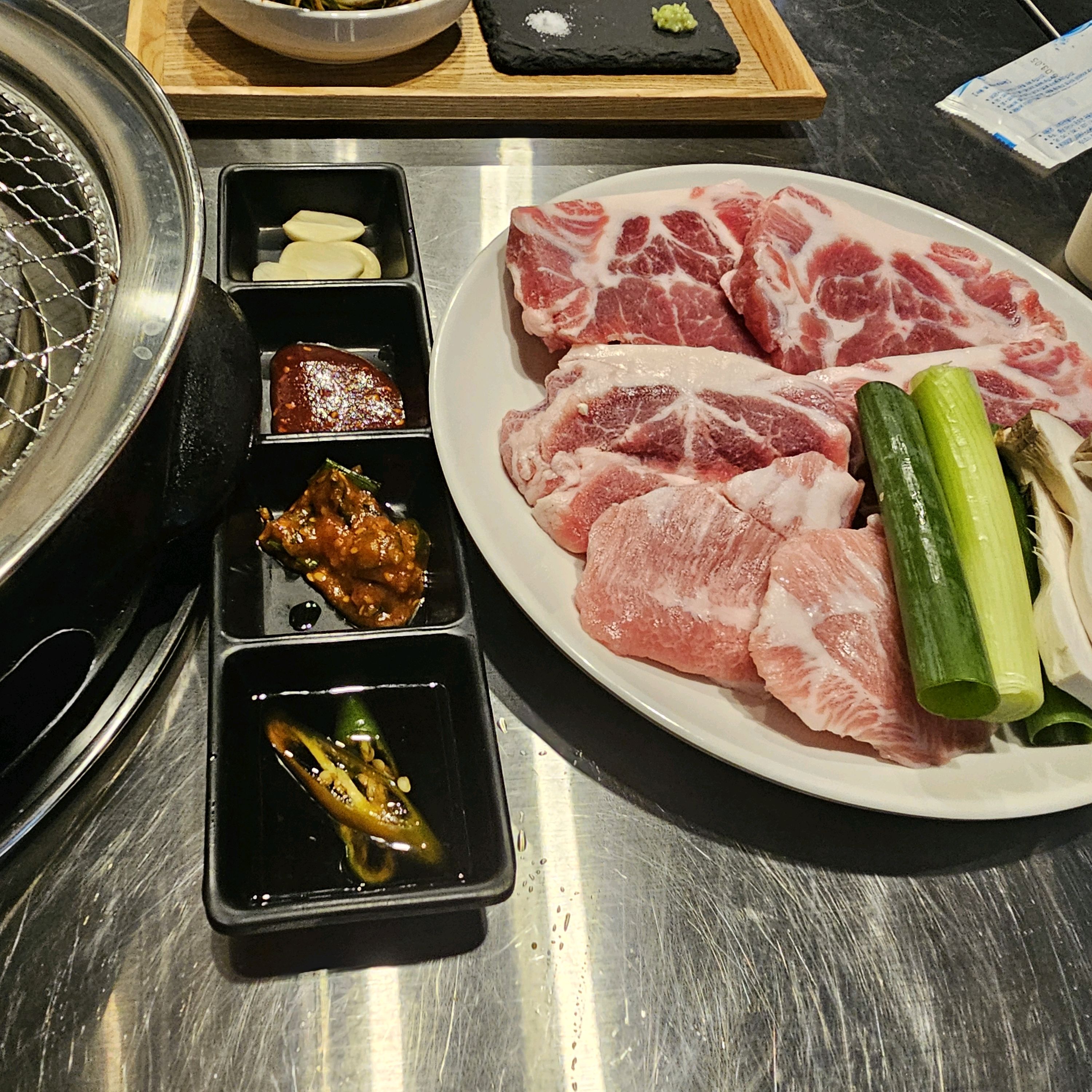고기 질도 너무 좋고 가격대도 엄청 좋아요 ㅎ 자주 방문할께요 ㅎ - 대전 맛집 반지하 관평점