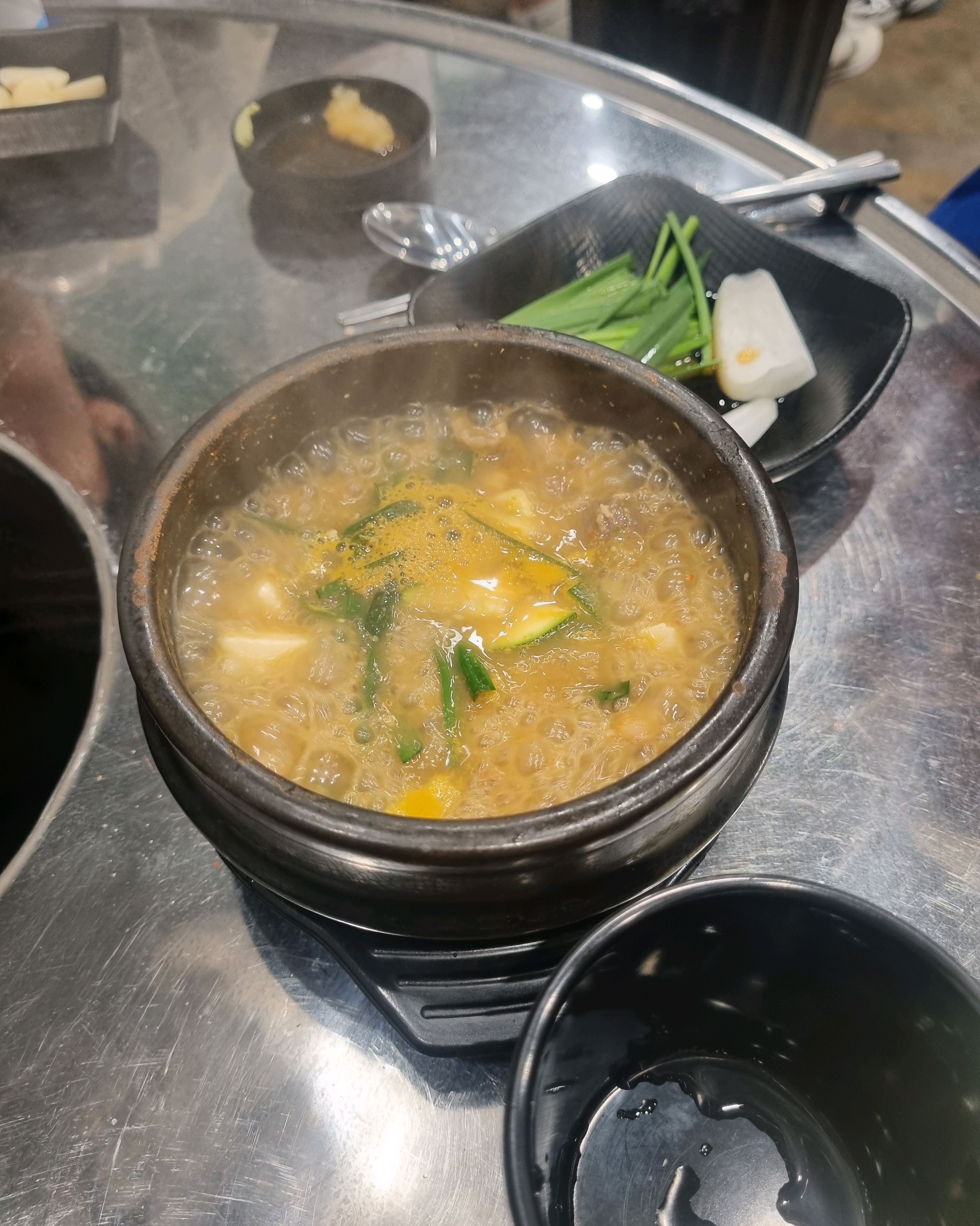 실외서 먹고싶은데 오늘따라 바람이불어서  대기했다가 먹었어요 갈매기살 맛있어요 - 대전 맛집 춘선소제동 숯불구이