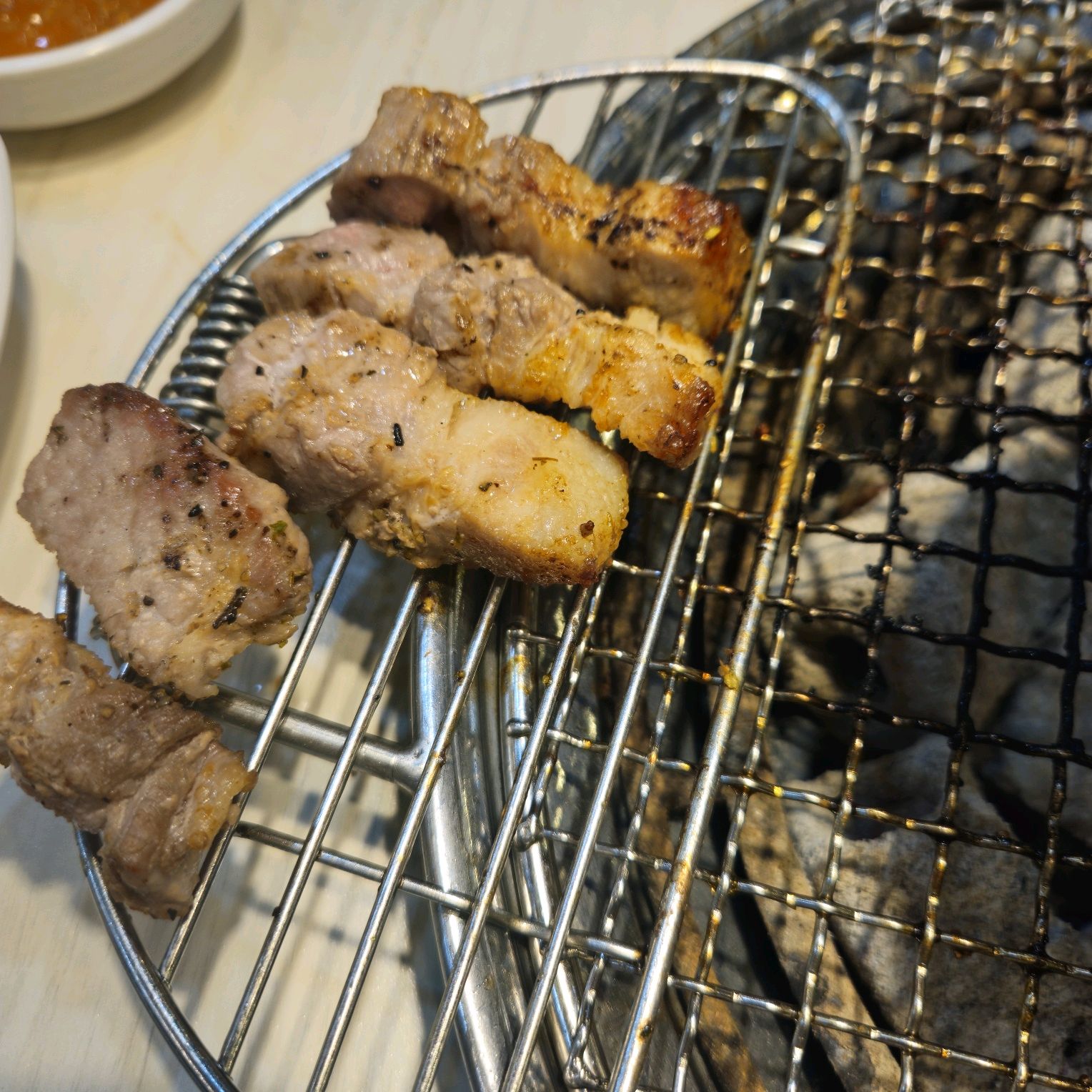 특히나 목살이 맛있고 전체적으로 다양한 메뉴가 맛있습니다. - 후암동 맛집 명륜진사갈비 서울후암점