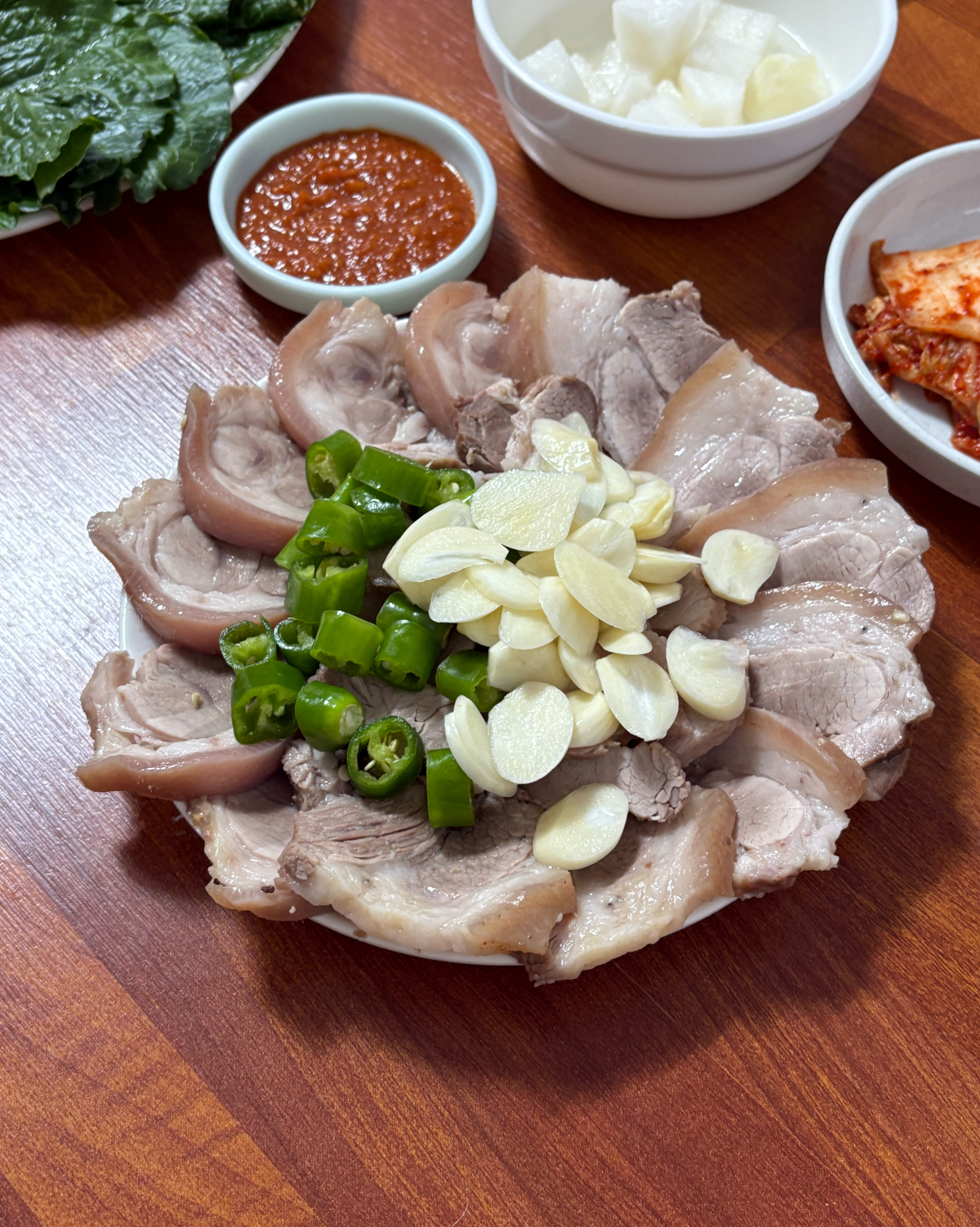 두루치기 맛집이라고해서 방문했어요! 우선 양이 정말 많고 , 두루치기는 감칠맛 나는 매운맛