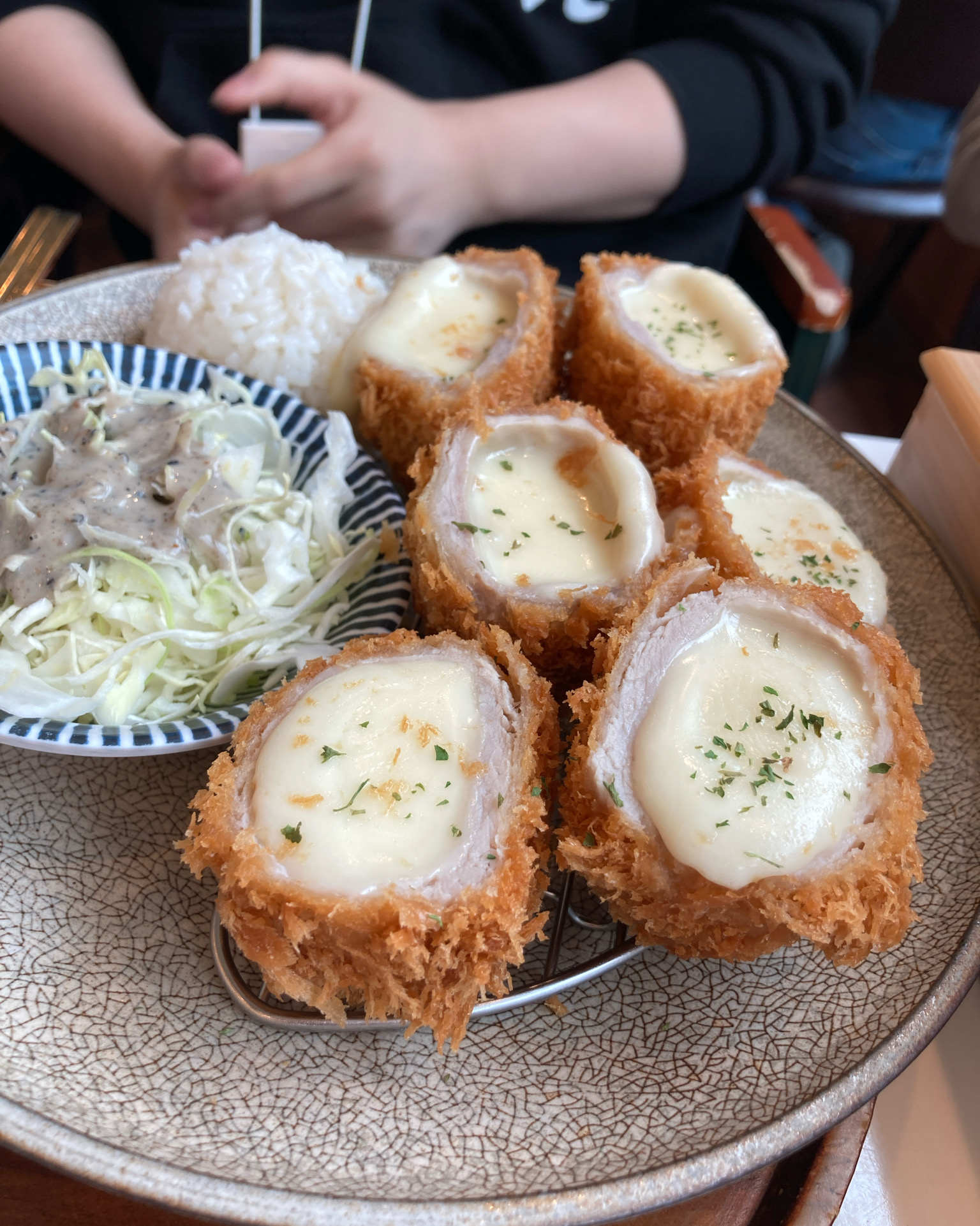 점심으로 왔는데 대기도없고 매장넓어 쾌적해요 양도 많고 맛있네요 굳굳 - 마곡역 맛집 백소정 마곡역점