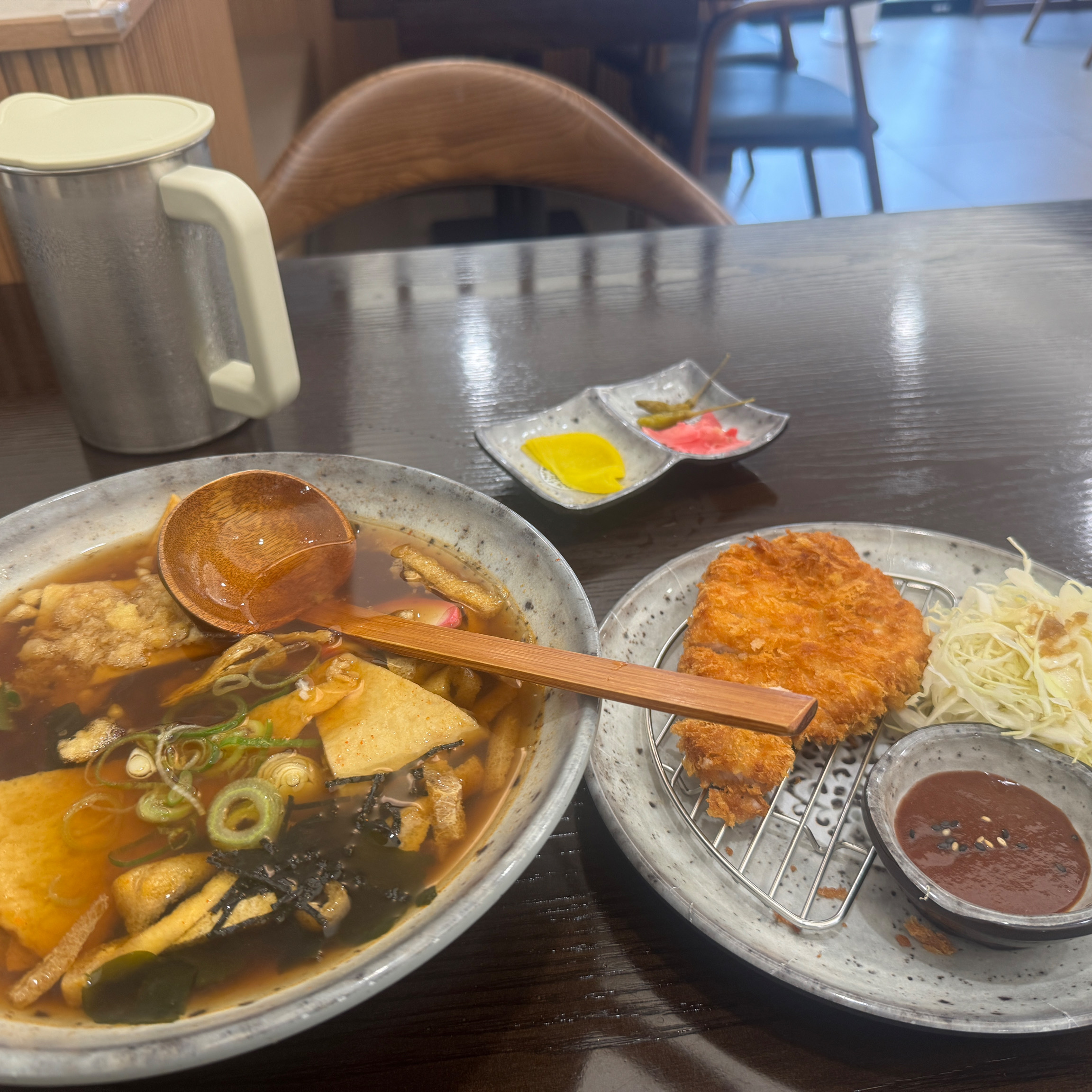 매장이 깨끗하고 직원분들도 너무 친절하세요 - 북촌 맛집 삼동소바 북촌점