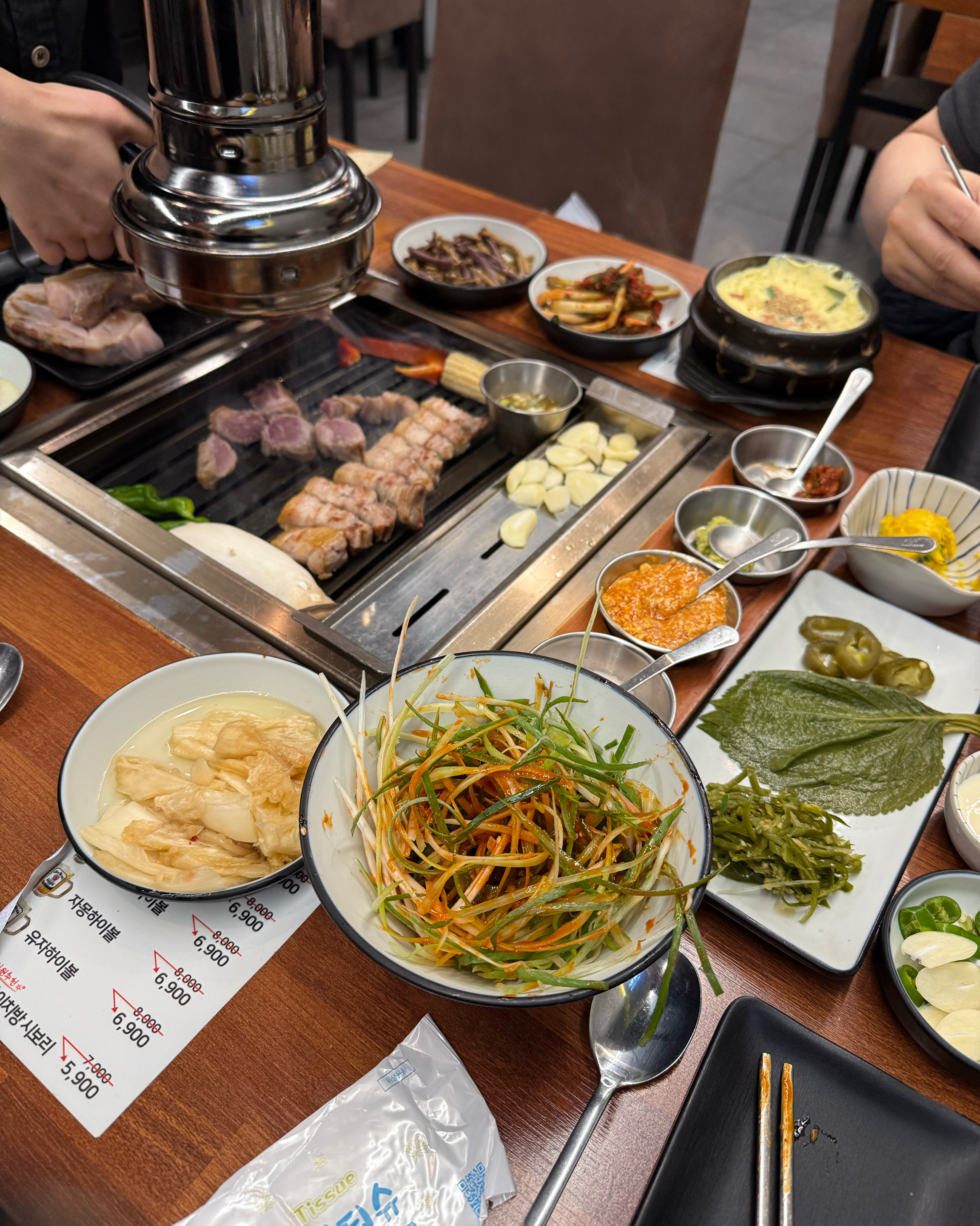 고기도 직원분이 직접 구워주시고 친절하세용 - 대전 맛집 육화탄 대전롯데백화점 괴정점