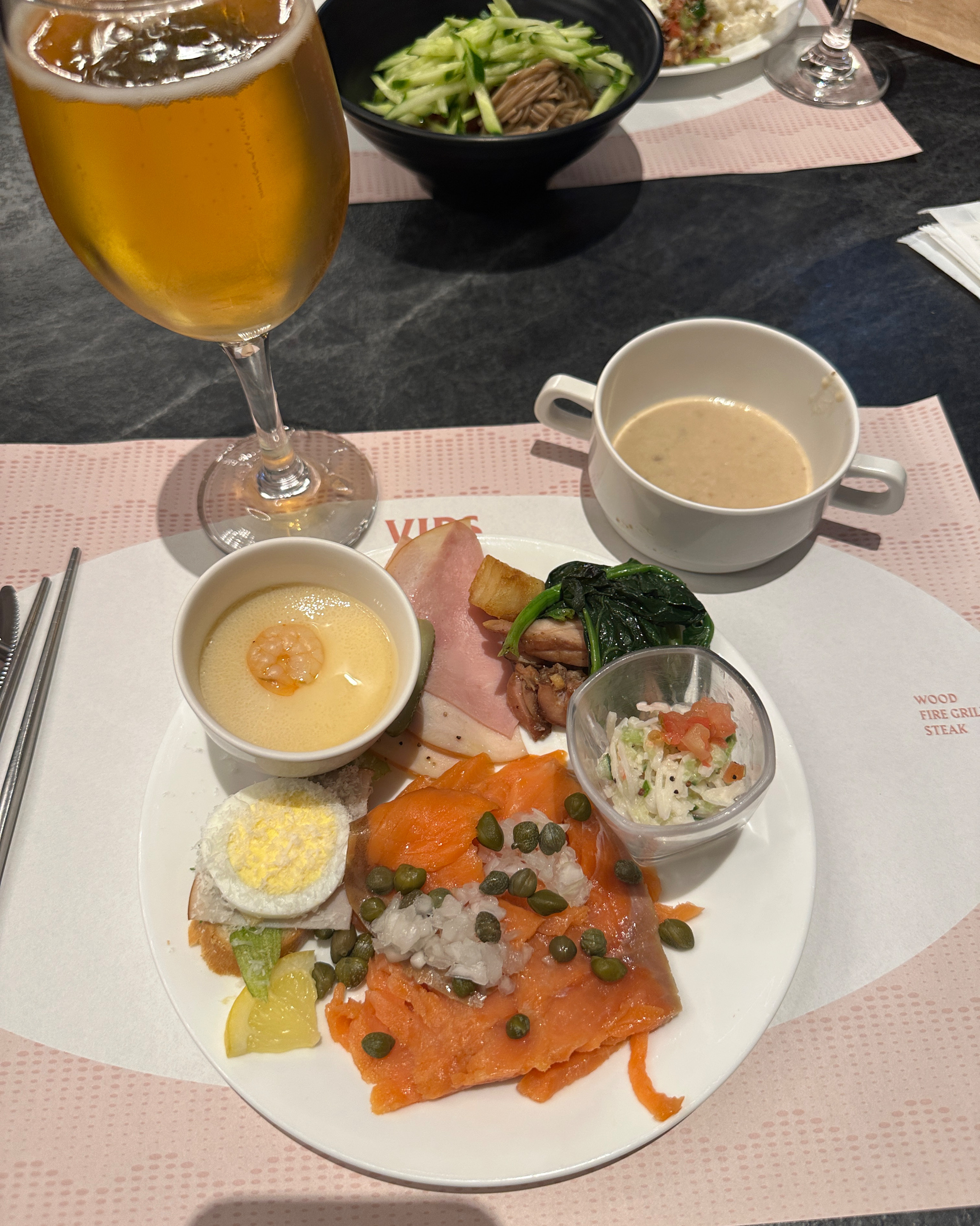 남편과 한번 오고 음식도 맛있고 퀄리티가 높아 부모님을 모시고 왔어요! 입이 짧은 어머님도