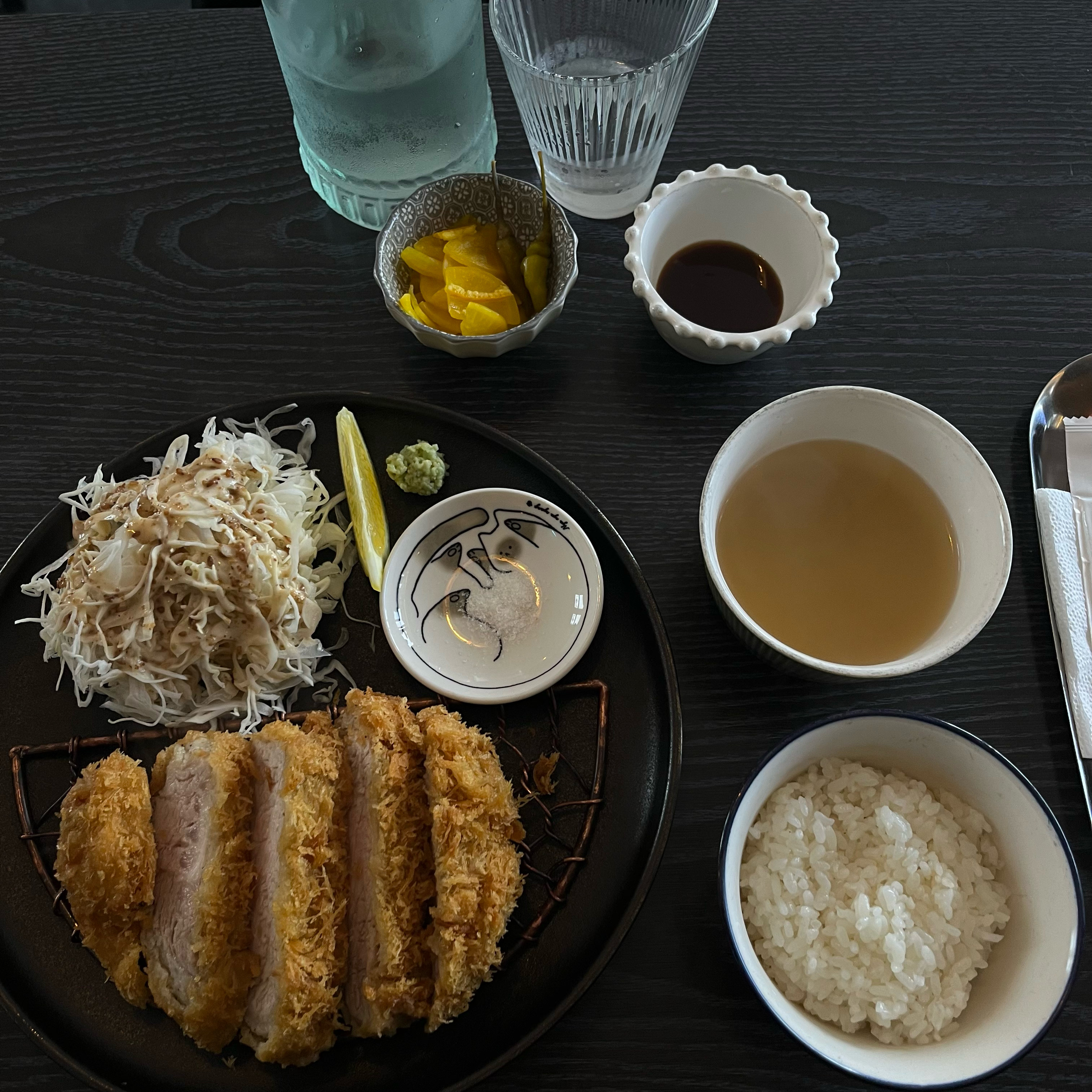 오랜만에 맛있는 돈가스를 먹었습니다 - 제주 맛집 봉자네상점