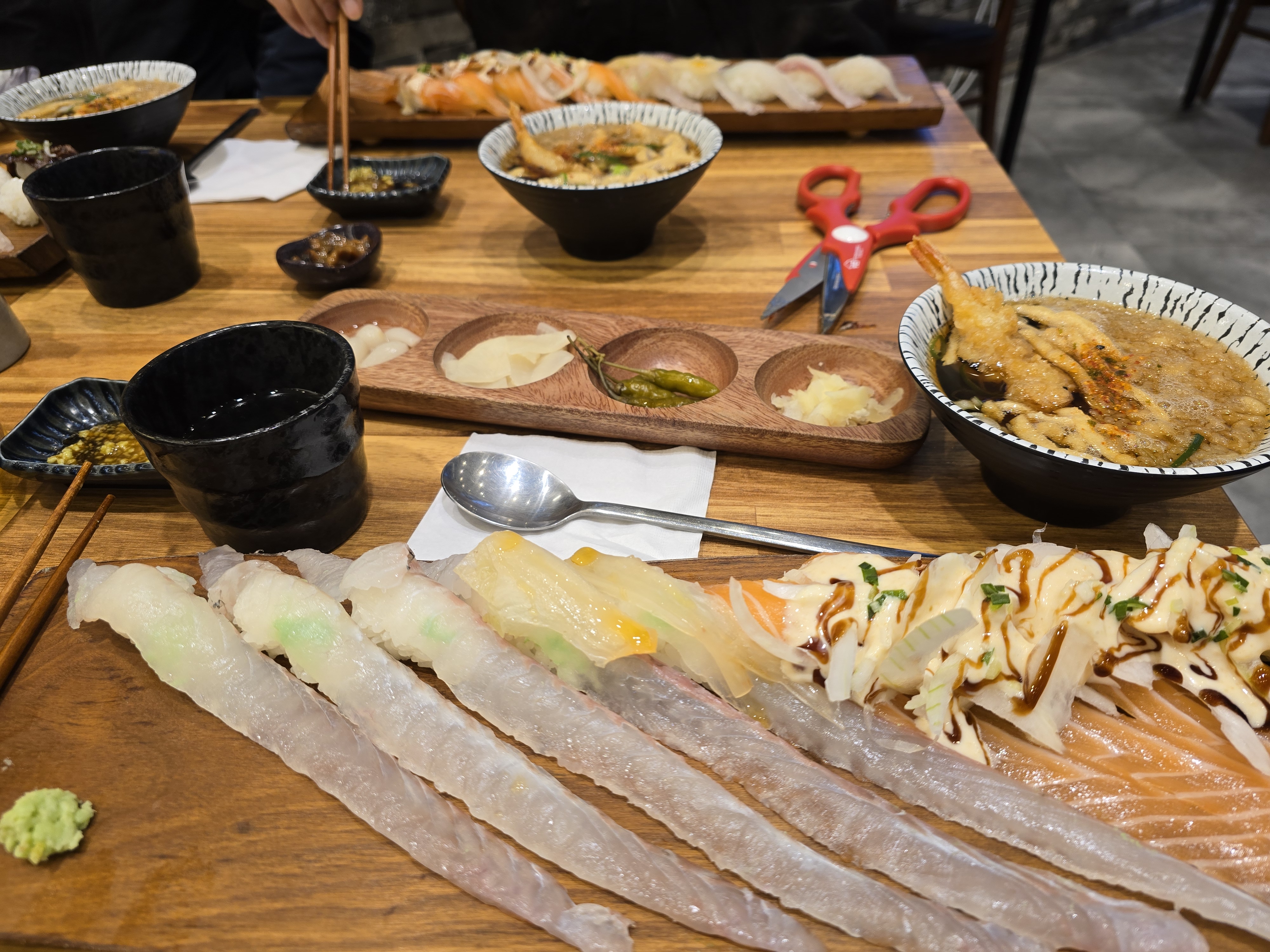 부모님 모시고 또 아이와 함께 와서 먹는데 신선한 재료와 맛있는 음식 덕분에 모두가 만족할
