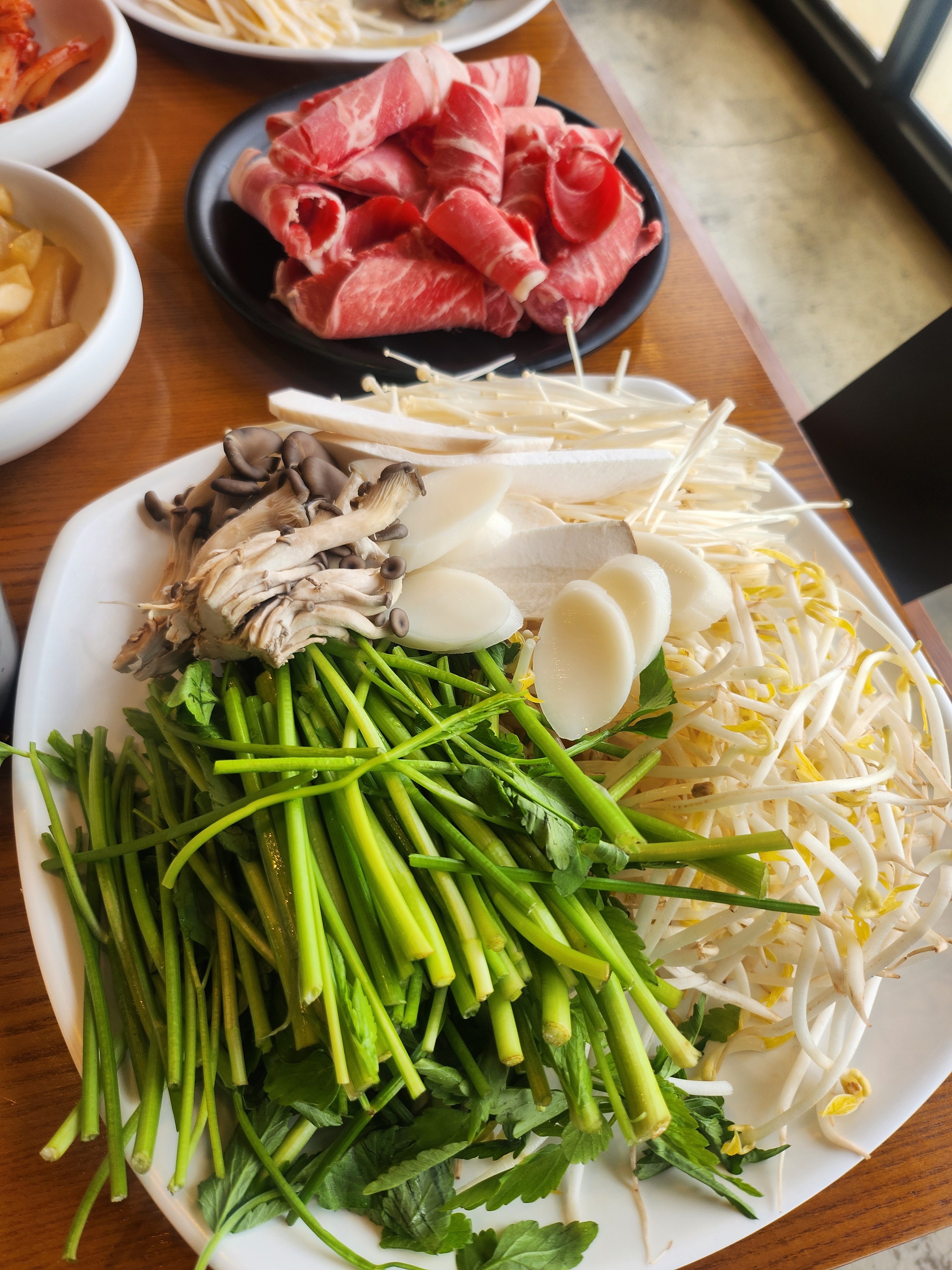 비가와서 뜨끈한 국물이생각나서왔어요 - 인천 맛집 해가연만두