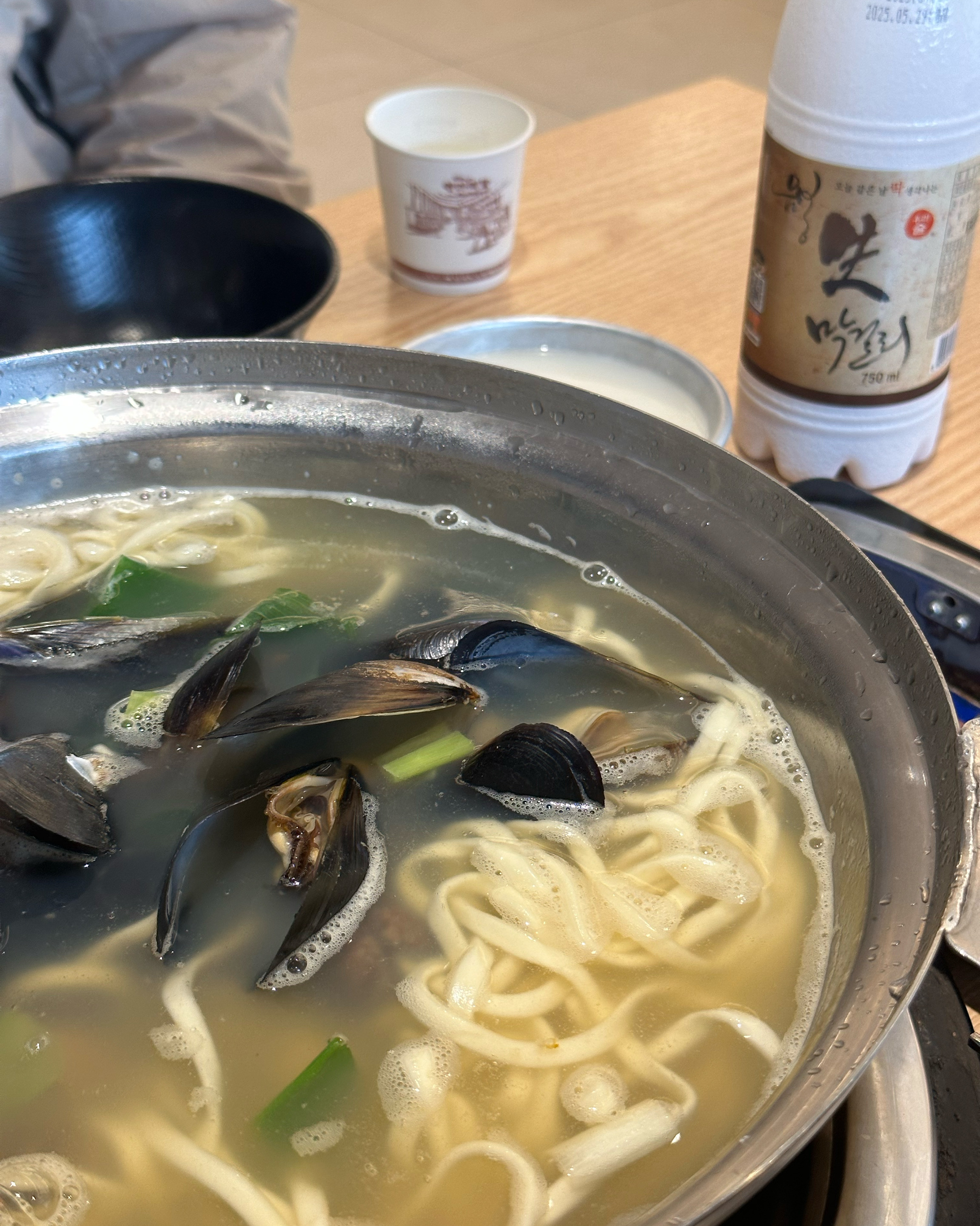 비오는날에 막걸리에 파전, 그리고 칼국수까지 - 불당동 맛집 궁전해물칼국수 천안불당점