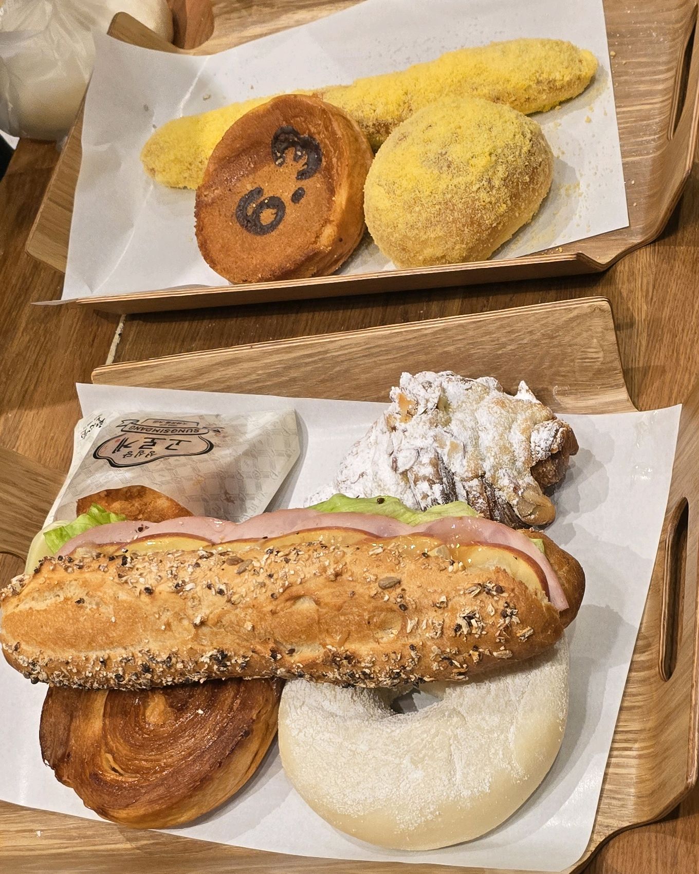 담다가 찍어서 몆개 없지만 크기가 크고 가성비가 좋아요 - 대전 맛집 성심당 롯데백화점 대전점