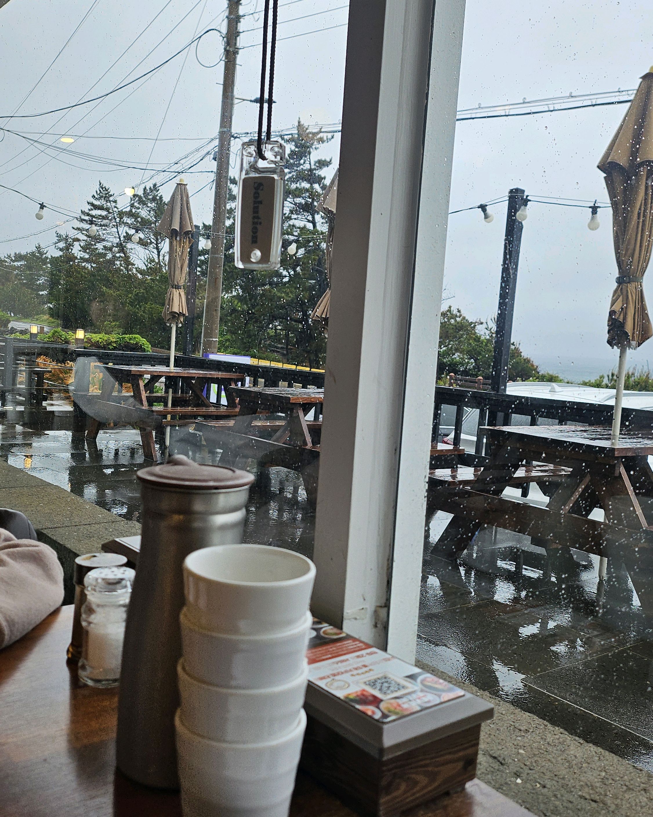 바다뷰 국수집! 마지막 한자리 있어서 바로 들어왔어요! 럭키비키! - 제주 맛집 언덕집국수