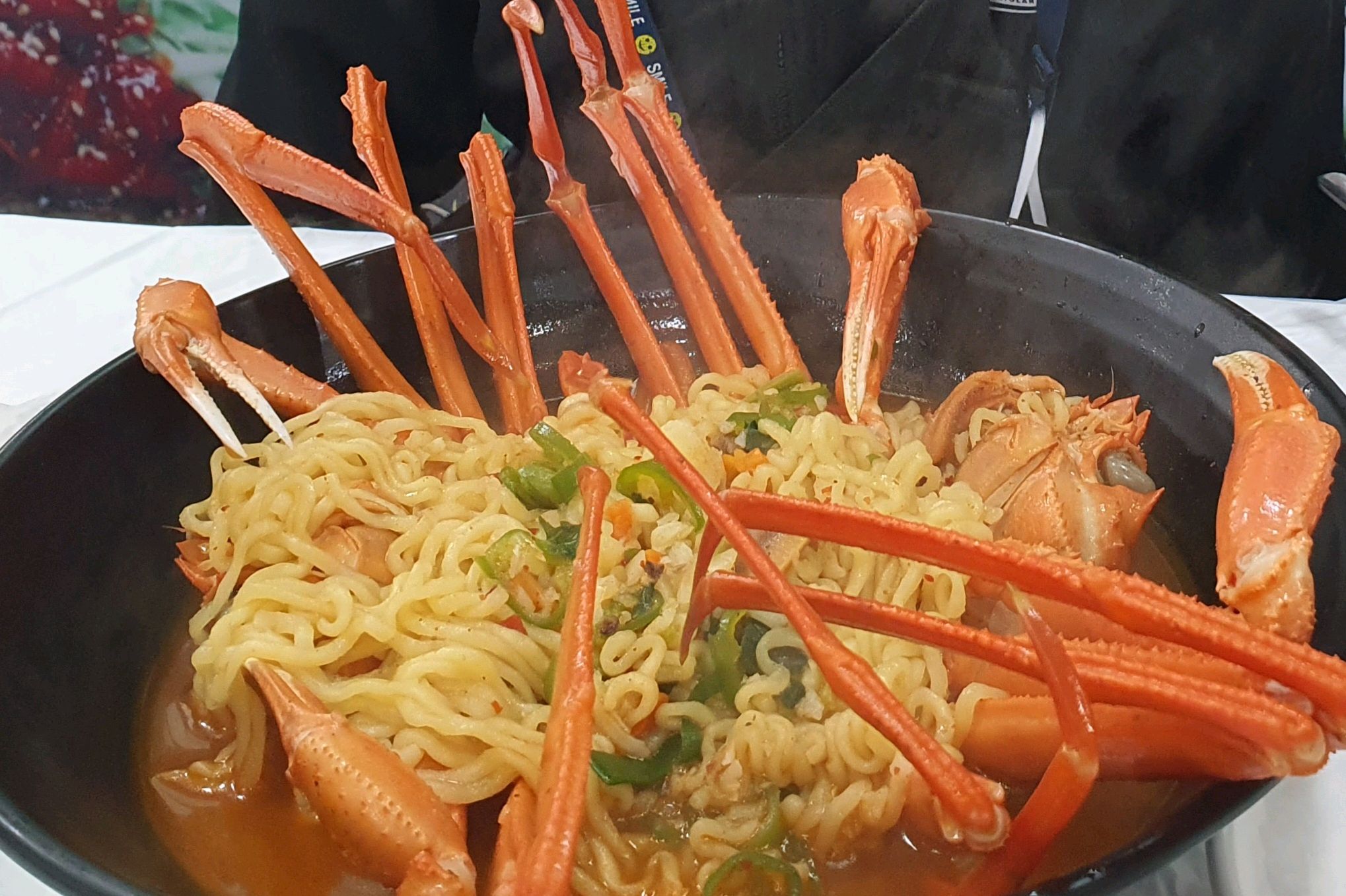 순대국밥은 진하고 순대가 많이들어서 맛있었지만, 홍게라면은 말라서 발라먹을 살이 없고 너무