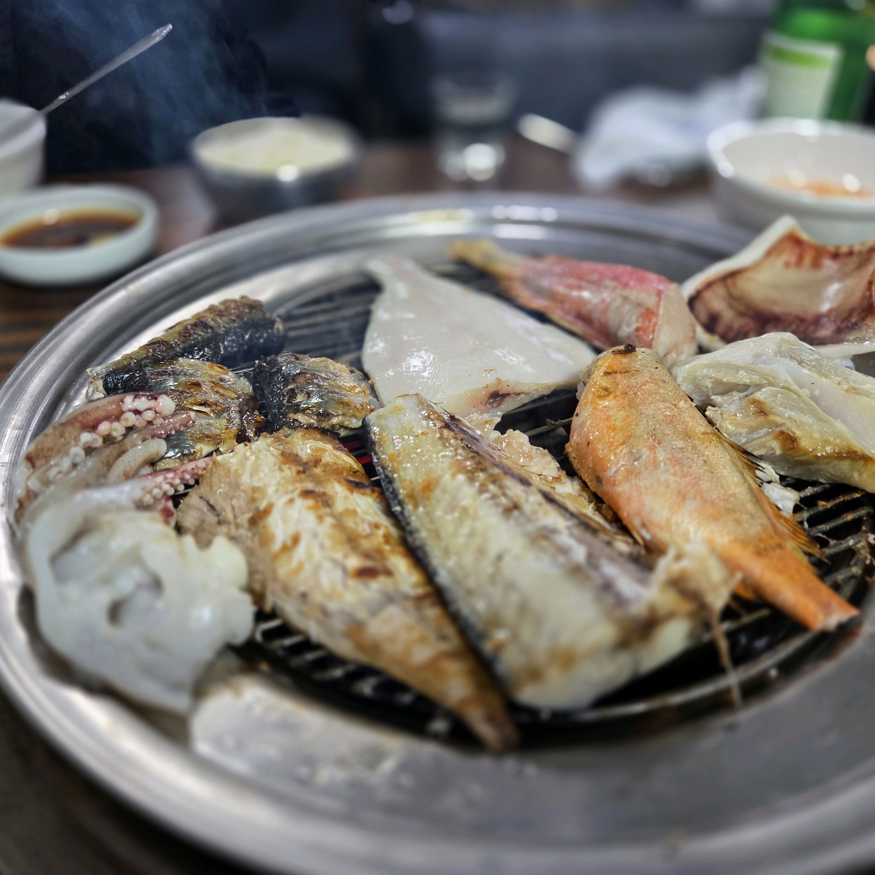 직화로 구워서 담백하고 정말 정말 맛있어요. 웨이팅하더라도 꼭 먹어야 돼요. 또 먹고싶어요