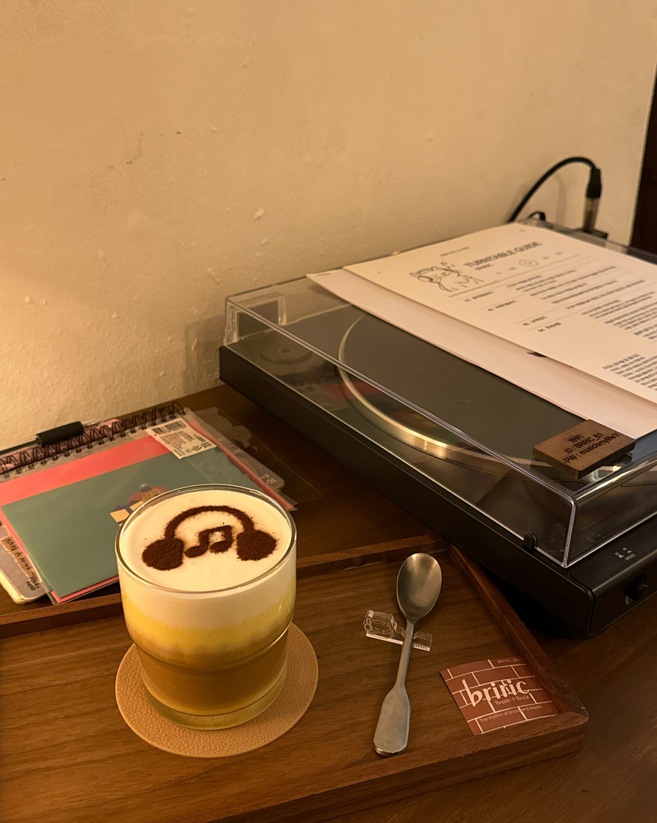 보통 청음카페가 유료인데 제주도에 이런 LP카페가 무료라니ㅠㅠ 너무 힐링 되고 혼자가기도 