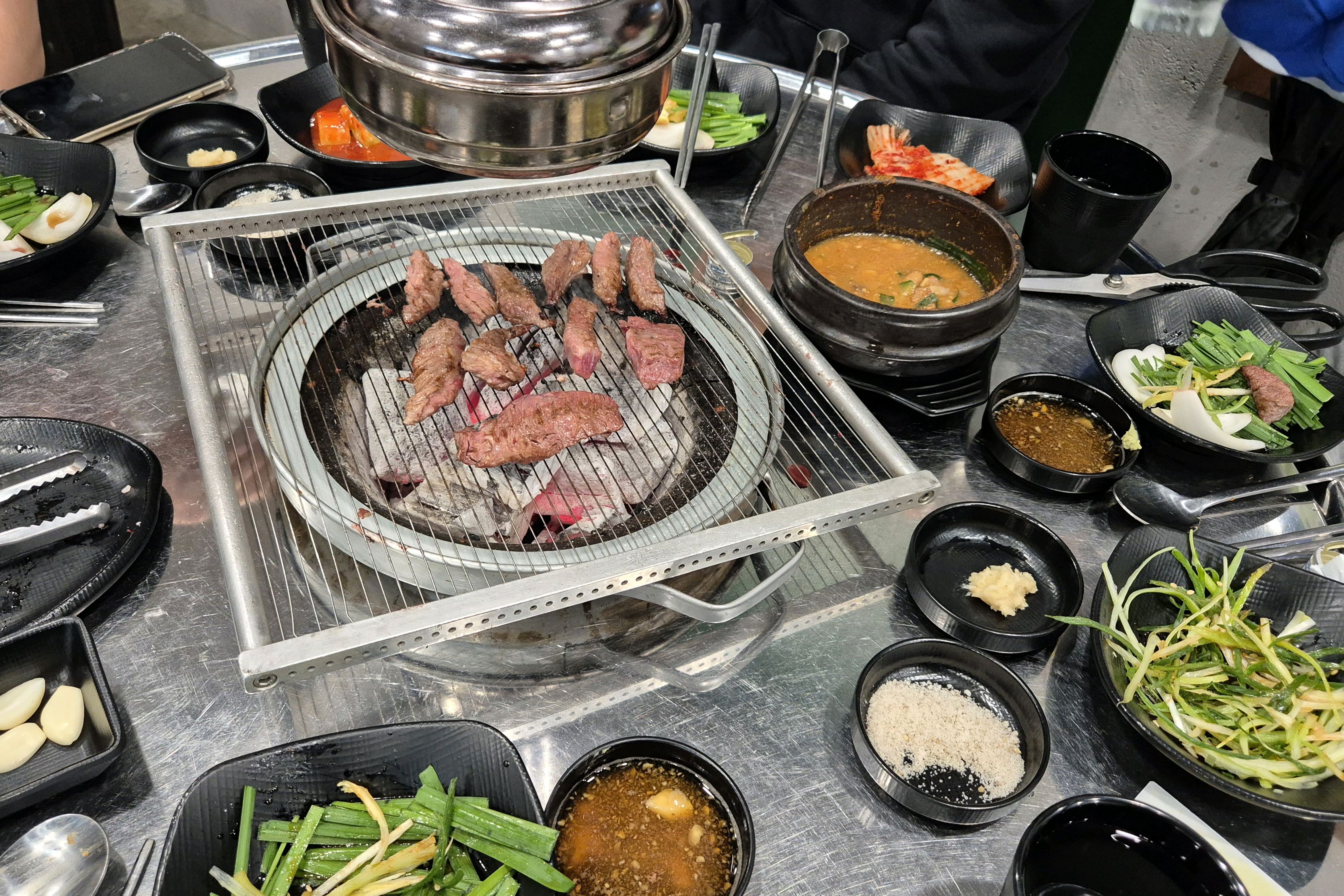 고기가 너무 맛있어요!! - 대전 맛집 춘선소제동 숯불구이