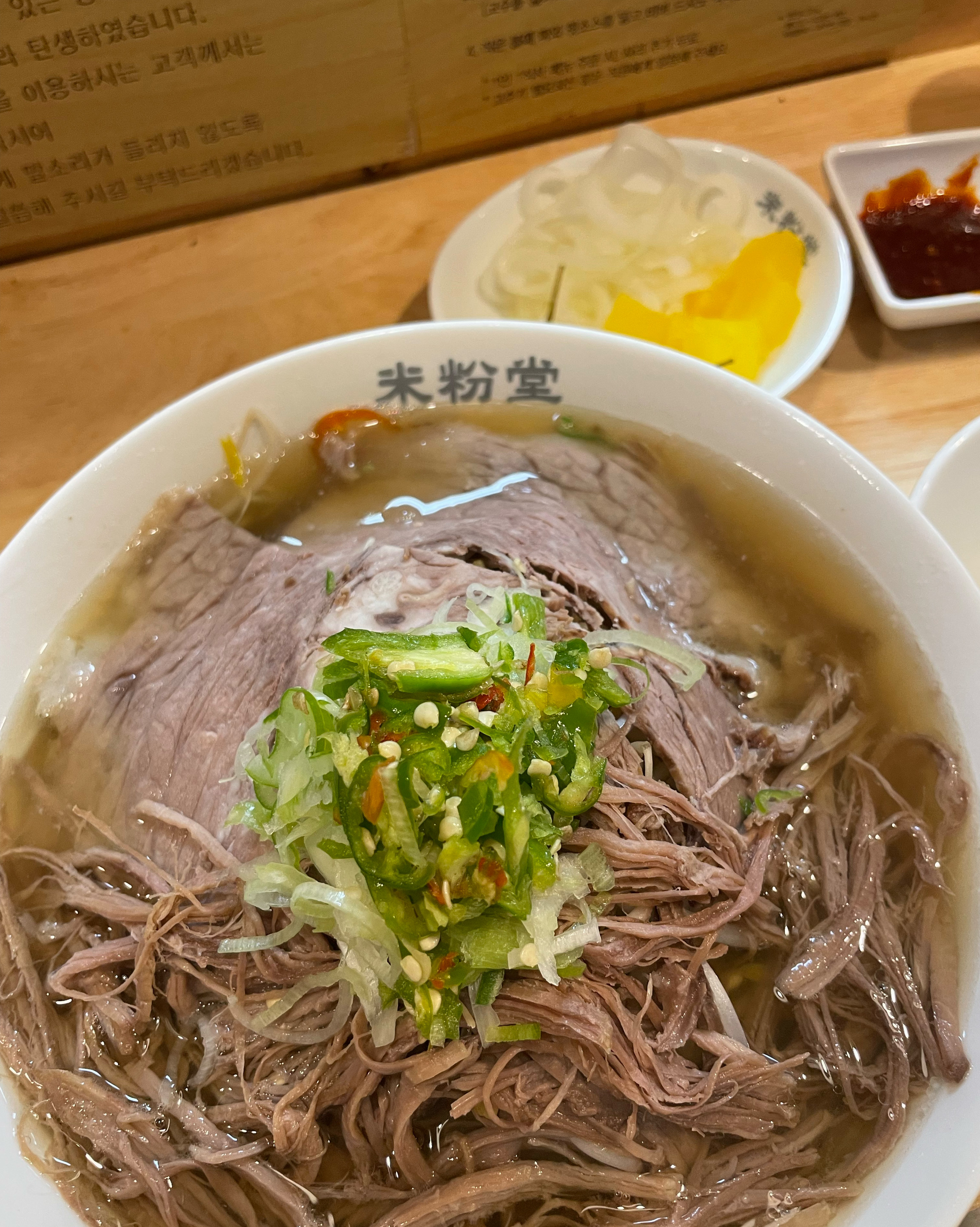 첫 방문인데 인테리어 깔끔하고 조용해서 너무 좋아요 !! 맛도 맛있어요 ❤️ 혁신 이사했으