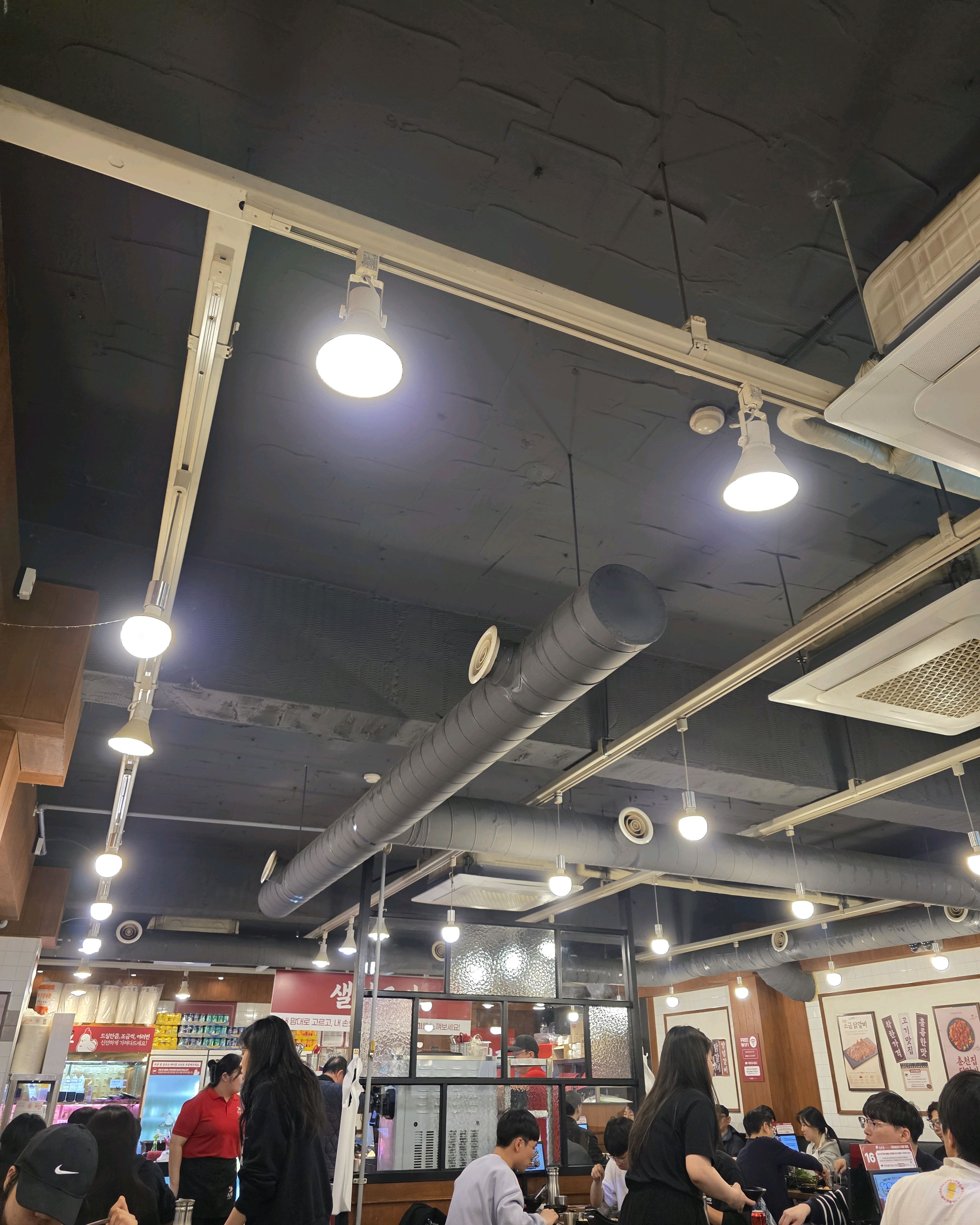 천앙에서 대전오랜만애 놀러와서 뭐먹을까 고민하다가 너무 맛있어보이길래 왔어요!!! - 대전 맛집 춘천집무한닭갈비 대전은행점