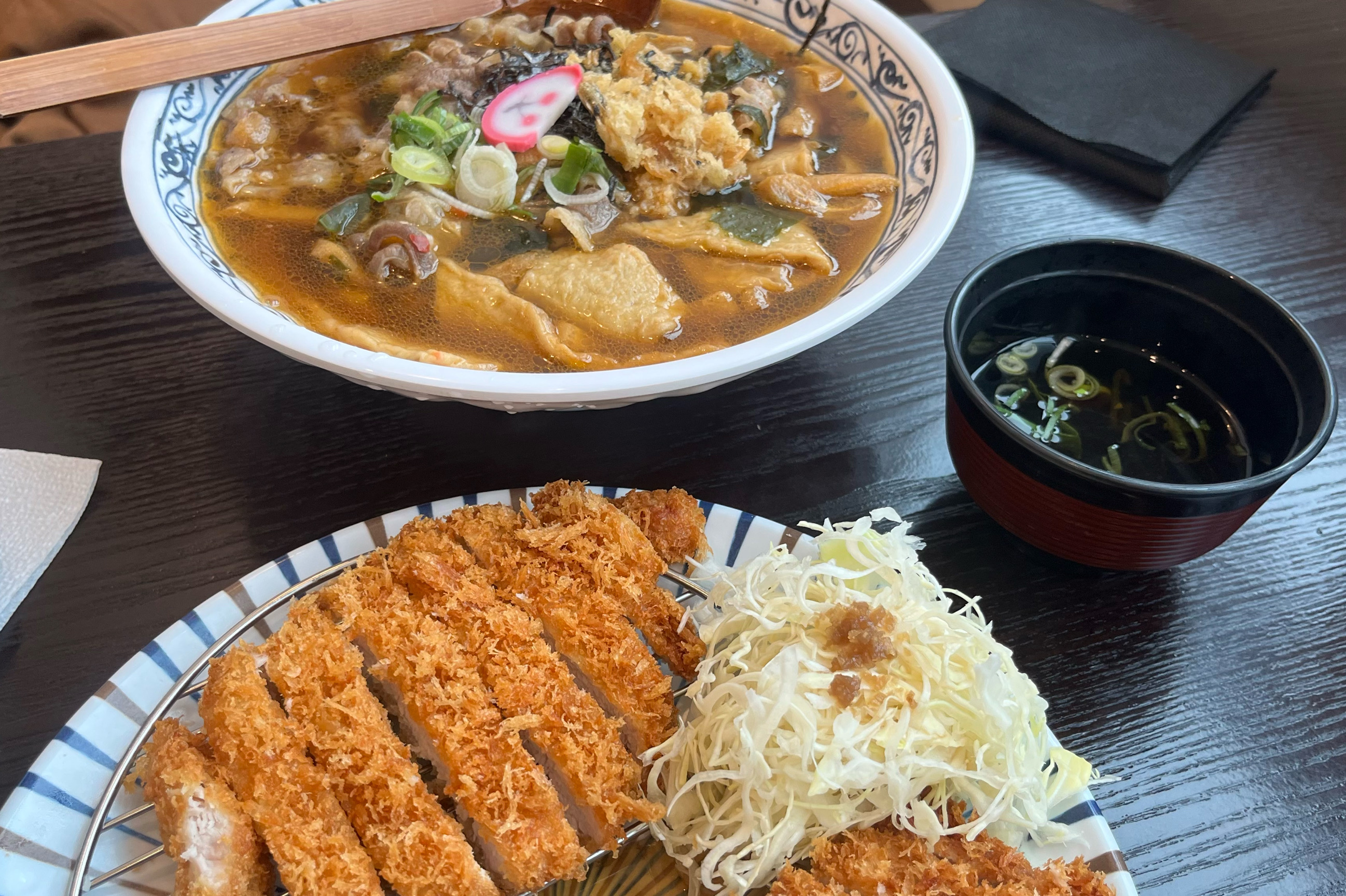 소바 우동도 맛있지만 돈까스도 진짜 파삭하고 맛있어요! 우연히 발견했는데 재방문 의사 있습