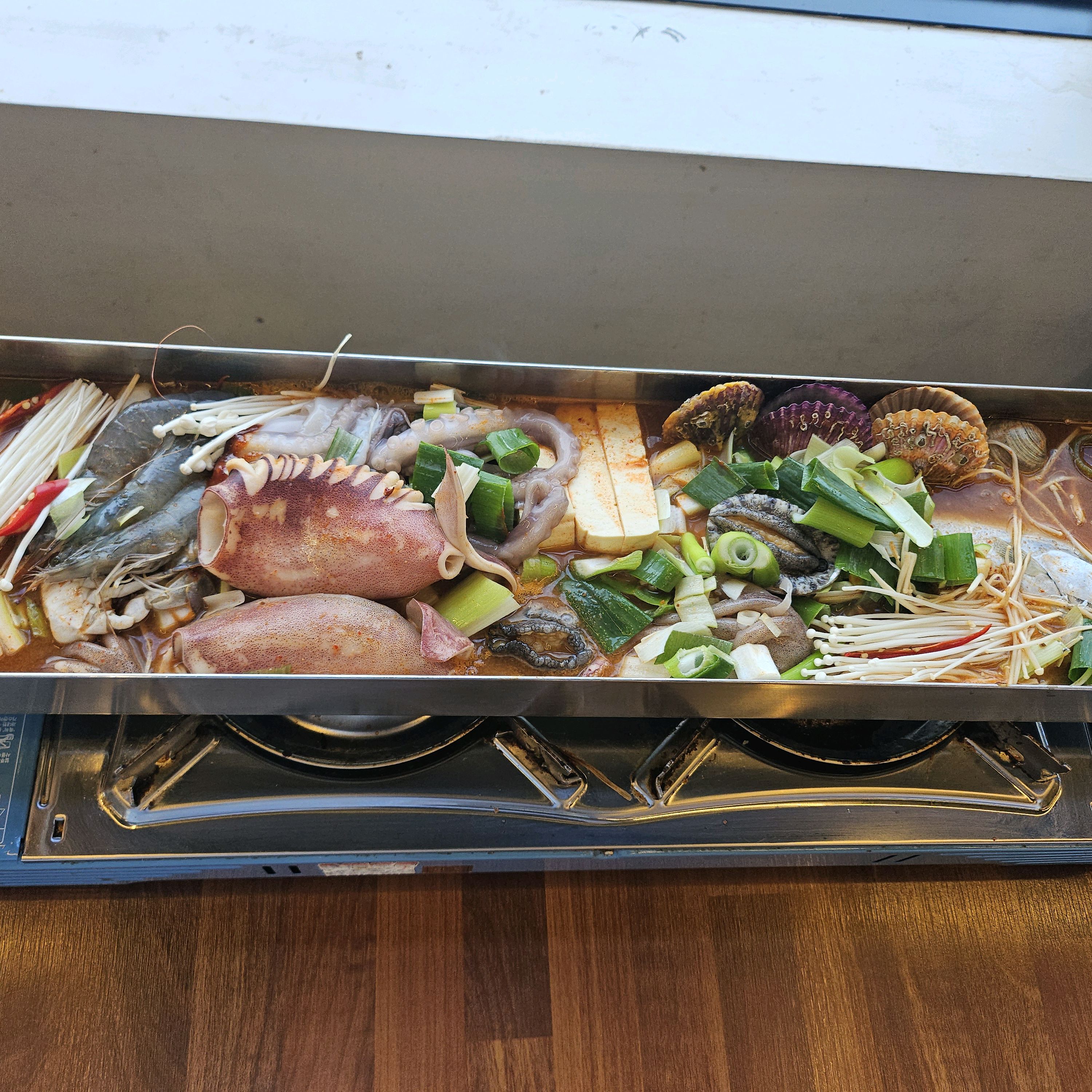 생선 먹을까 갈치통조림 먹을까 엄청 고민했는데 사람들이 통조림을 많이 드시더라구요!!글고 