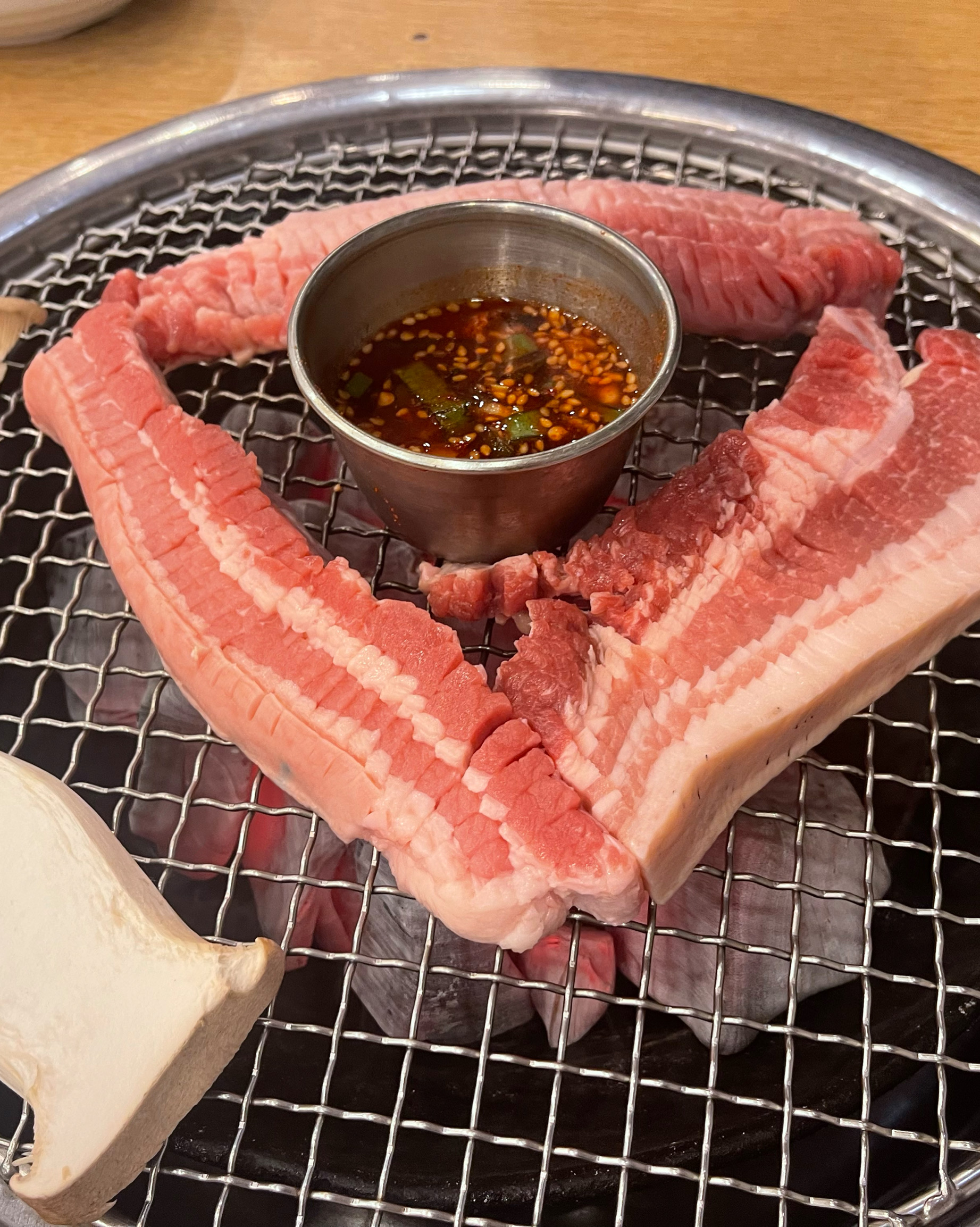 지인 추천으로 왔는데 완전 친절하고 고기도 신선해요~강추입니다!!! - 제주 맛집 늘봄흑돼지