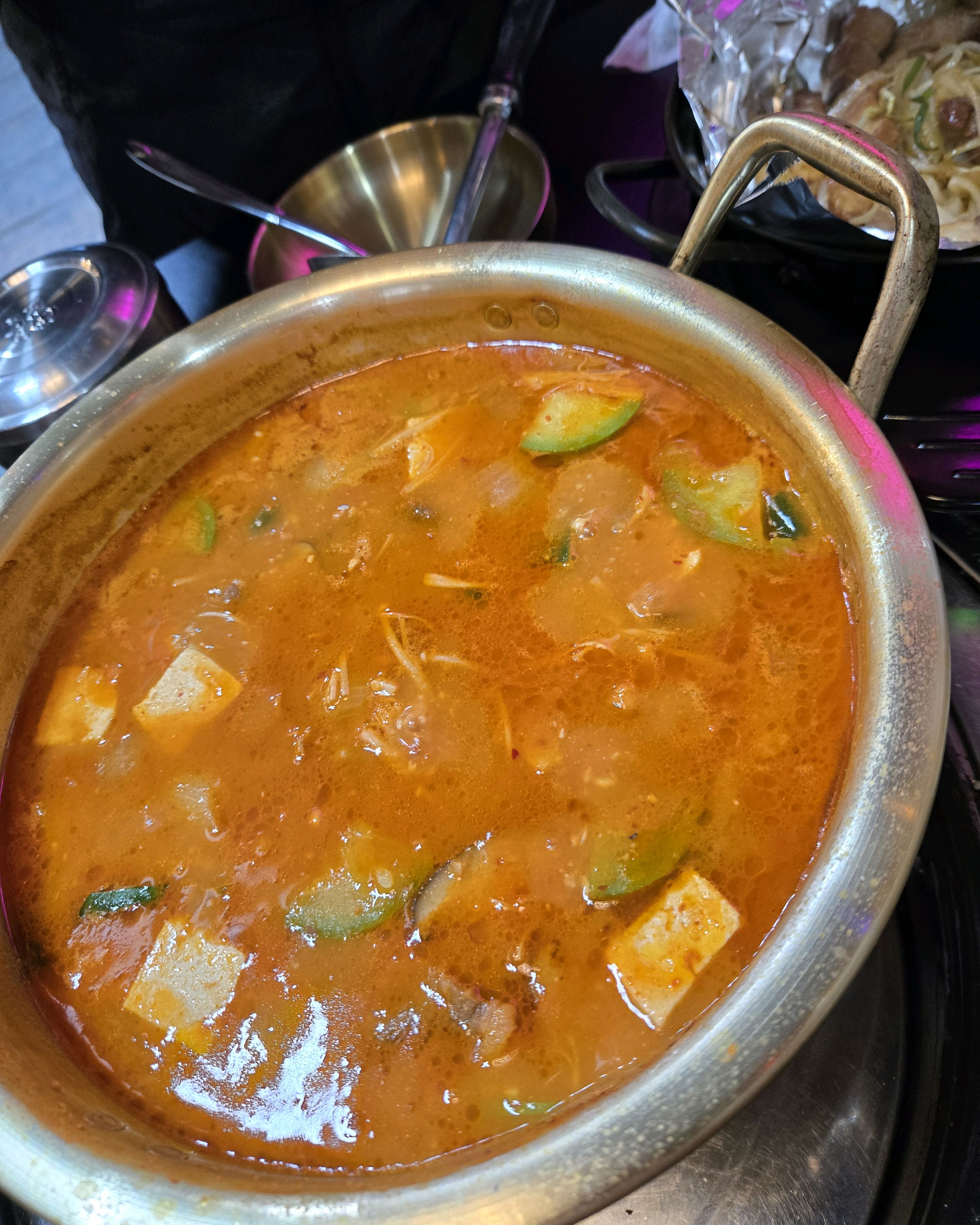맛집이에요 사장님 친절하고 무엇보다 레트로 감성이 좋아요 ㅎㅎㅎ앞으로도 열심히 장사하셔서