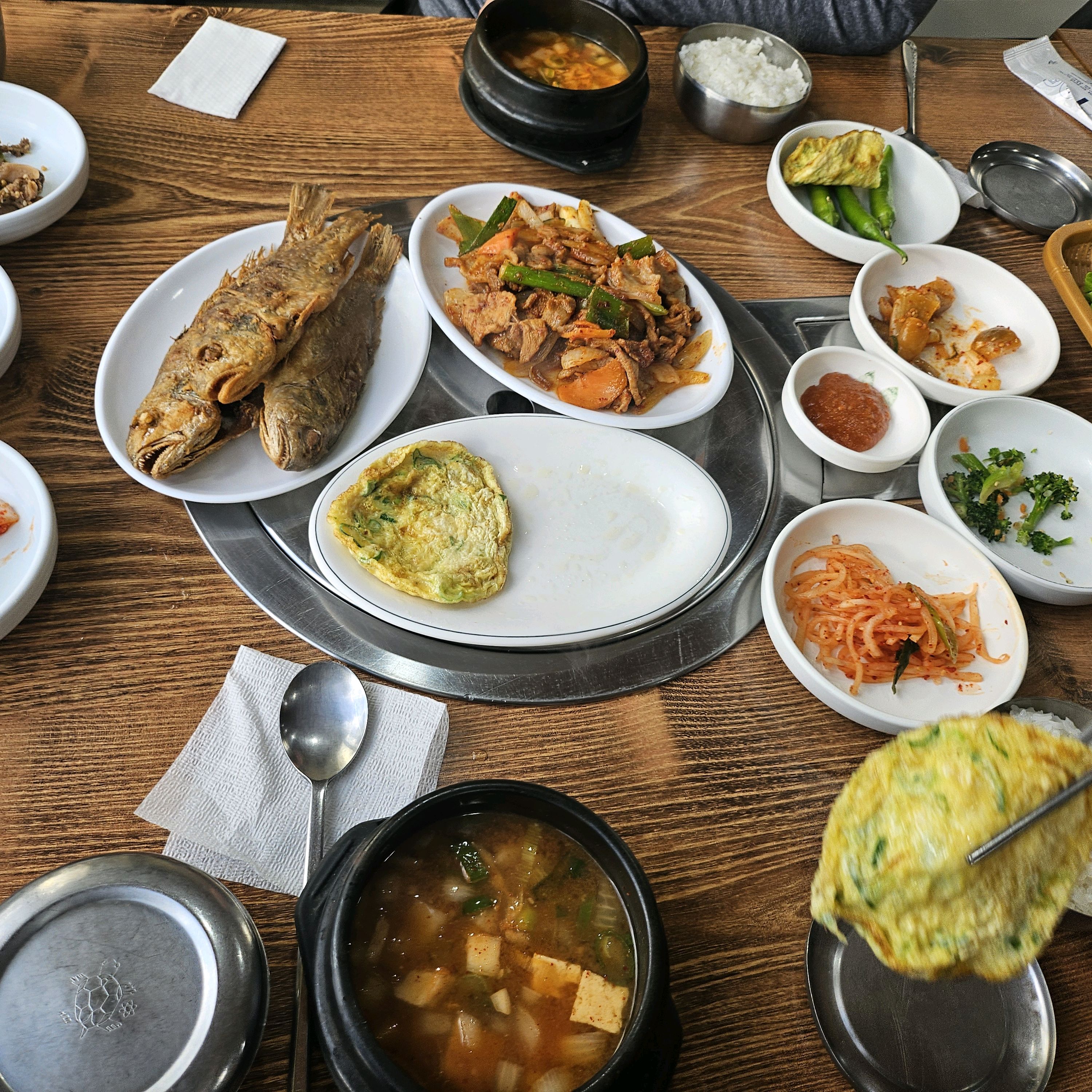 푸짐하고 가성비가 너무 좋아요! - 제주 맛집 고은물식당 제주산방산점