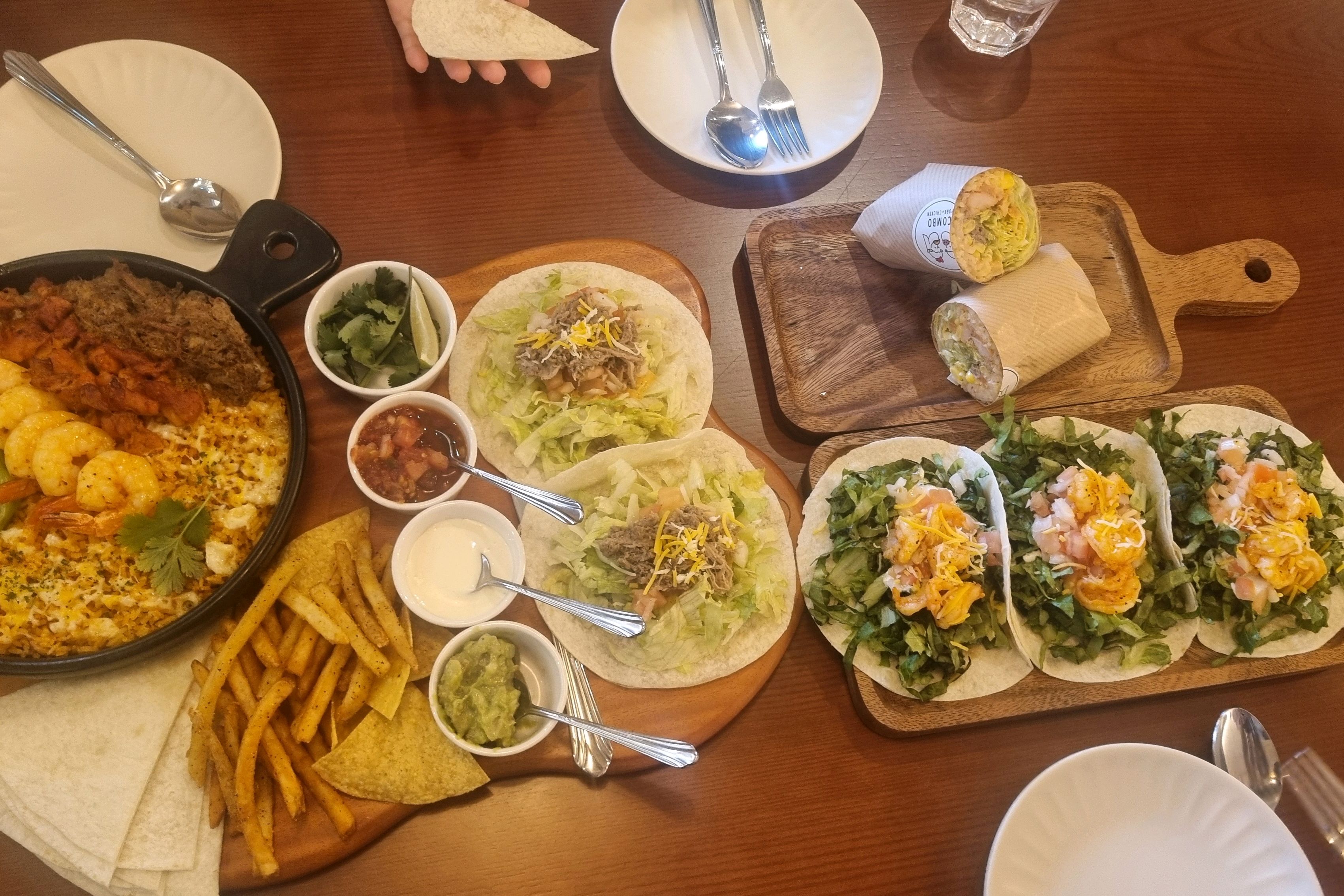 아이들이 가보고 싶어해서 왔는데 너무 맛있네요 타코를 사랑하는 아내는 너무 만족한데요 - 구래동 맛집 갓잇 김포구래점