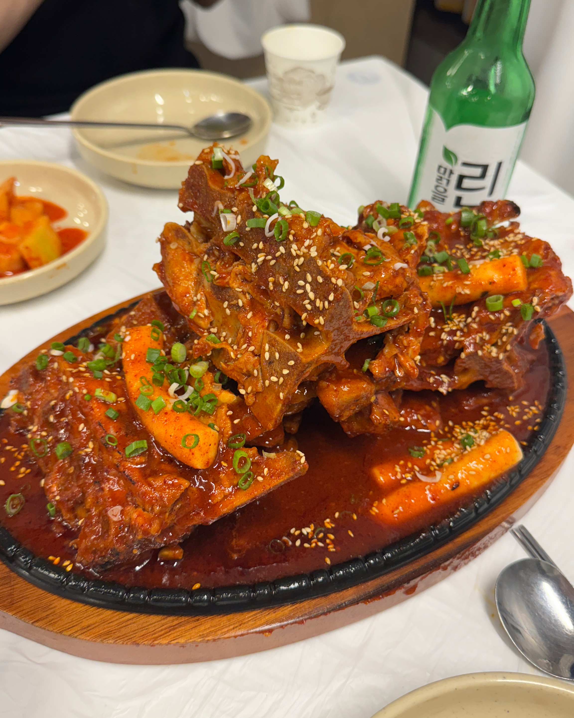 뼈구이는 처음 먹어보는데 감자탕 뼈이더라구요! - 대전 맛집 역전뜨끈이뼈구이