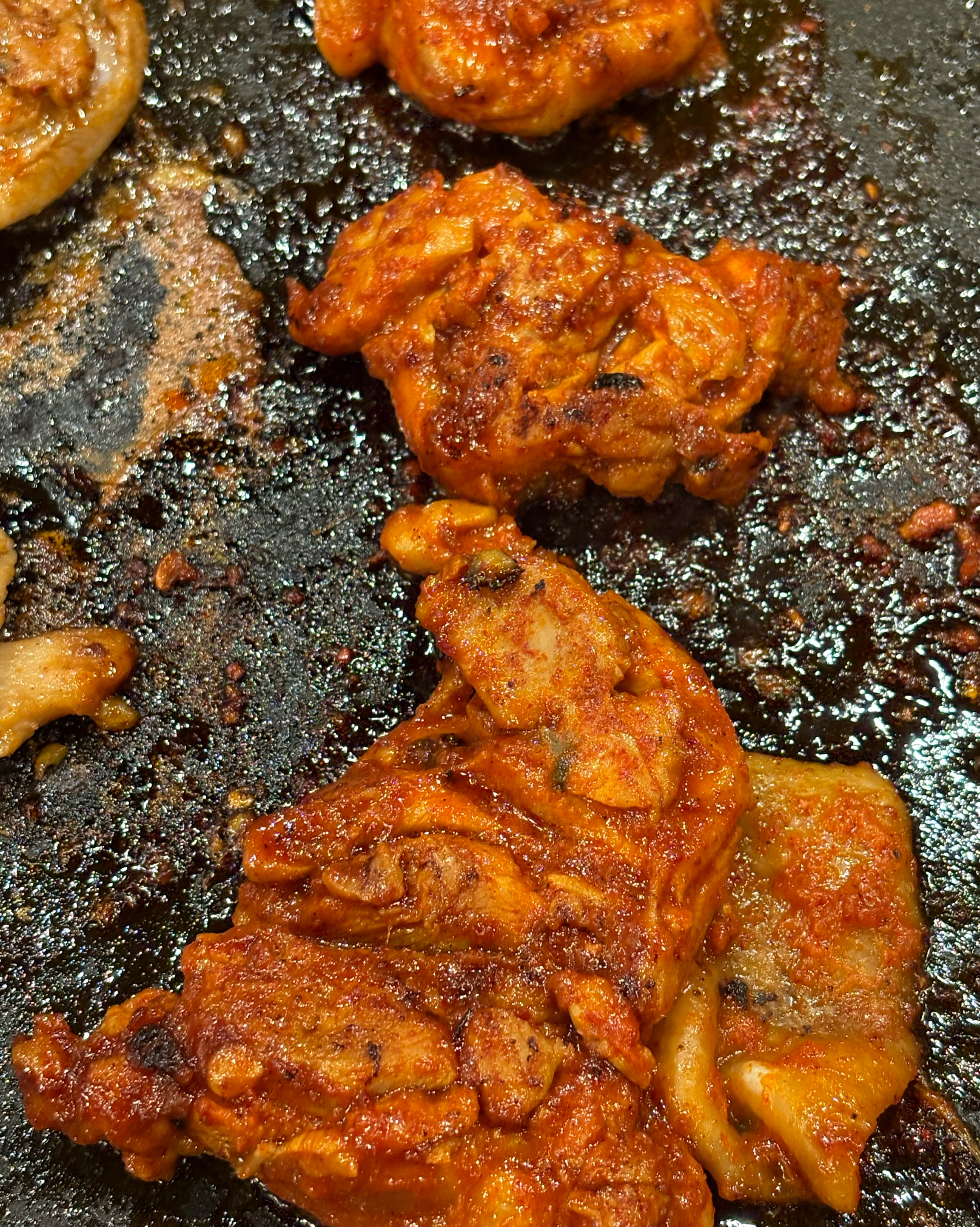 가게 분위기도 좋고 직원분들도 친절하고 고기는 미치게 맛있어용 - 대전 맛집 춘천집무한닭갈비 대전둔산점