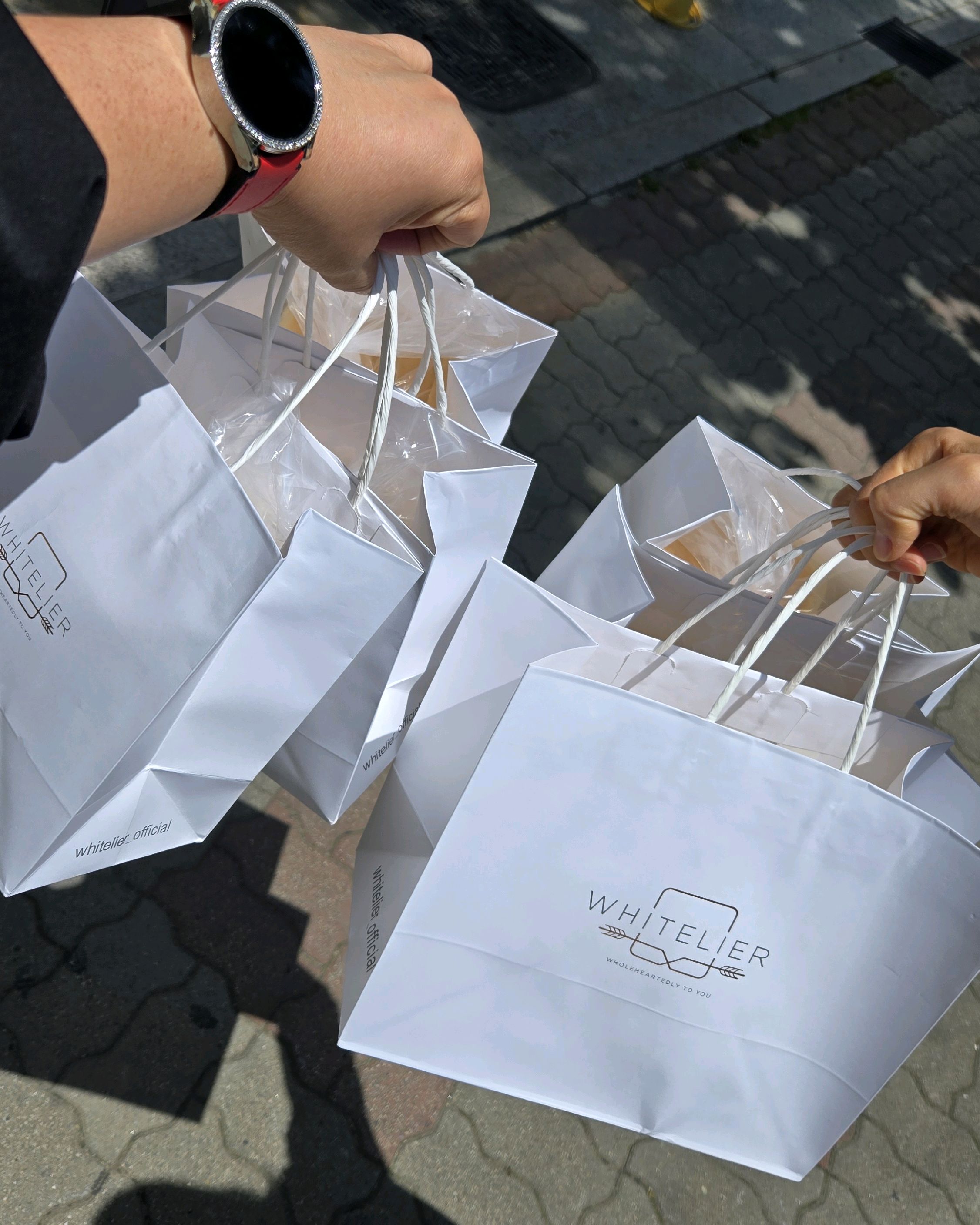 맛있어서 재방문했어요. 언제 먹어도 맛있는 화이트 리에간평동에 오면 그냥 지나갈 수 없는