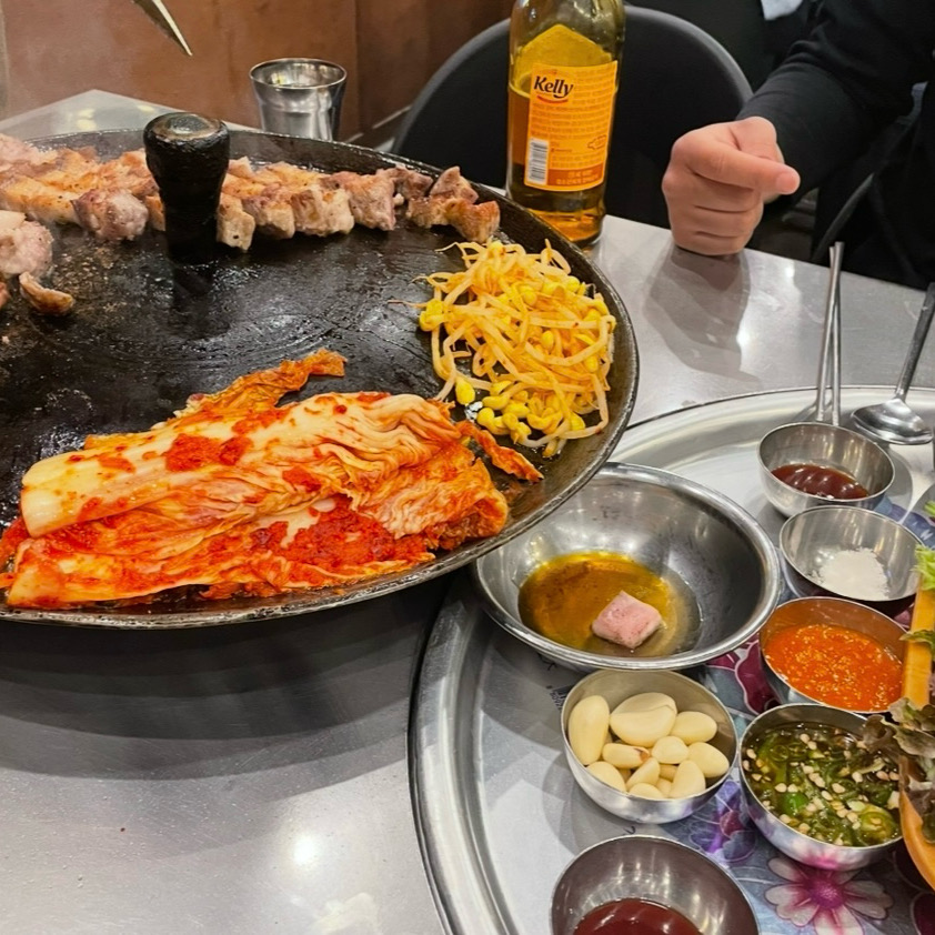 직접 구워주셔서 너무 편하고! 삼겹살 목살 다 맛있어요👍 - 인천 맛집 목구멍 인천부평삼산점