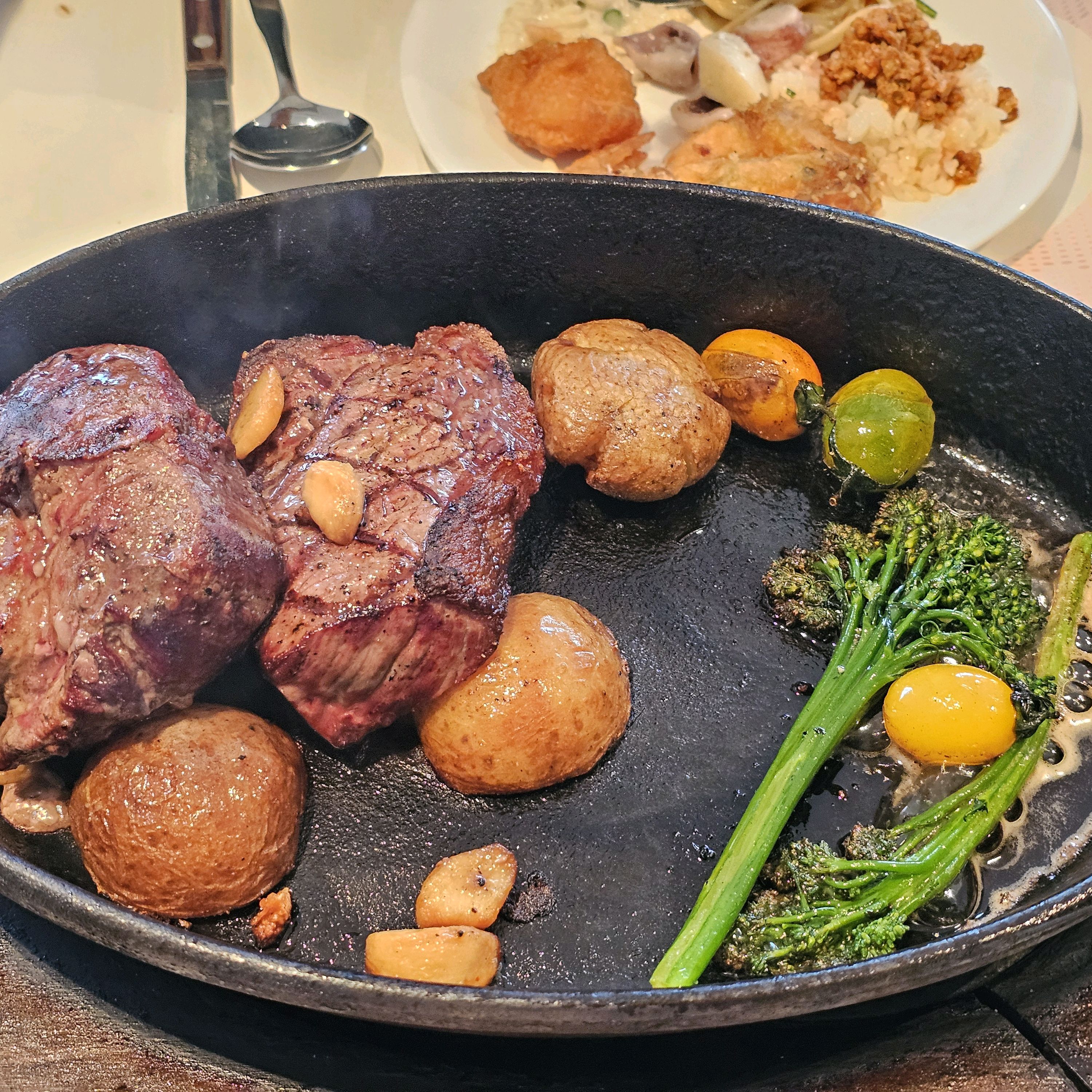 직원분이 엄청친절해요 - 아주대 맛집 빕스 아주대점
