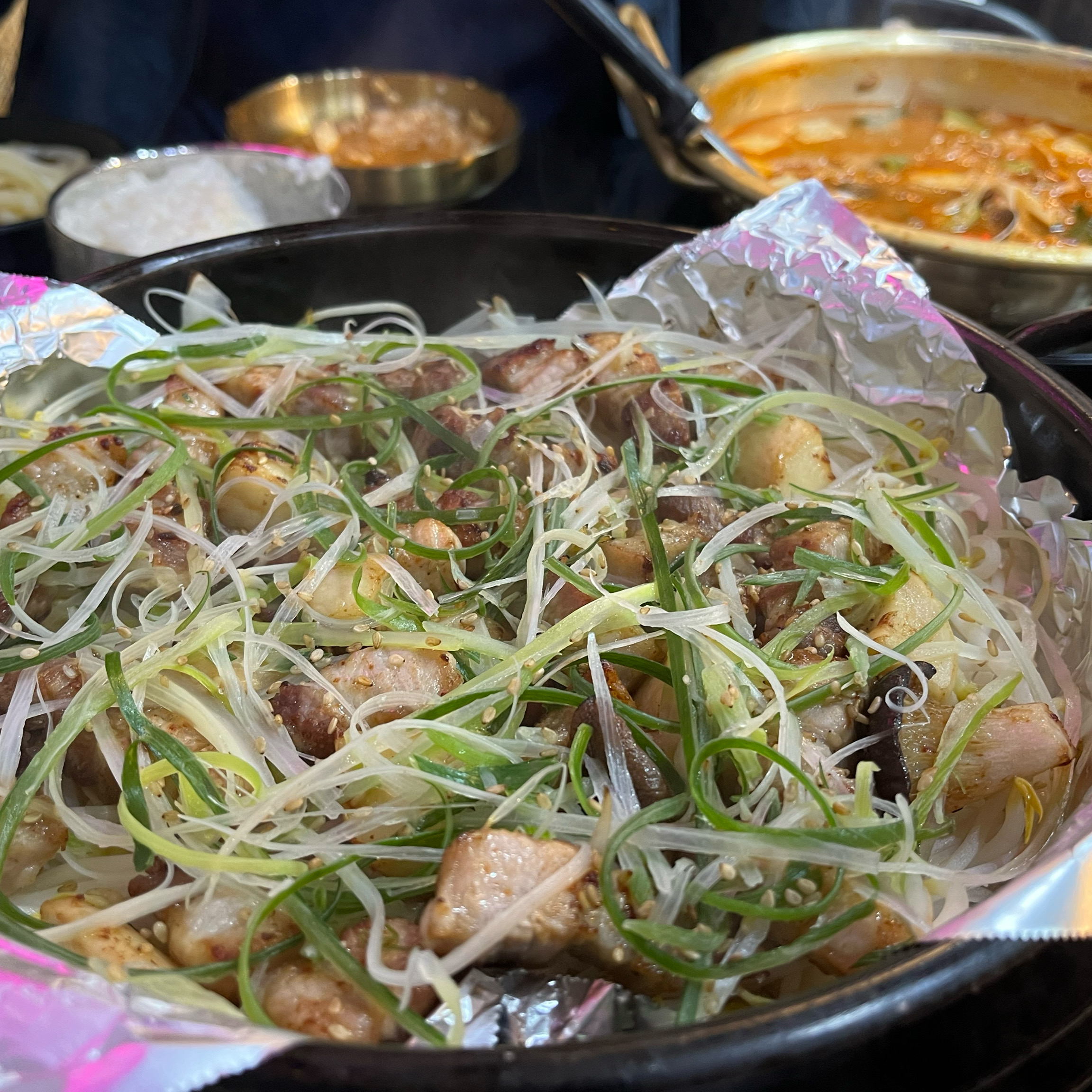 와 고기 맛잇고 분위기도 좋아요ㅠㅠ 으어 노래도 너뮤 좋습니다 잘먹엇습니다! - 인천 맛집 본진삼겹살 구월본점