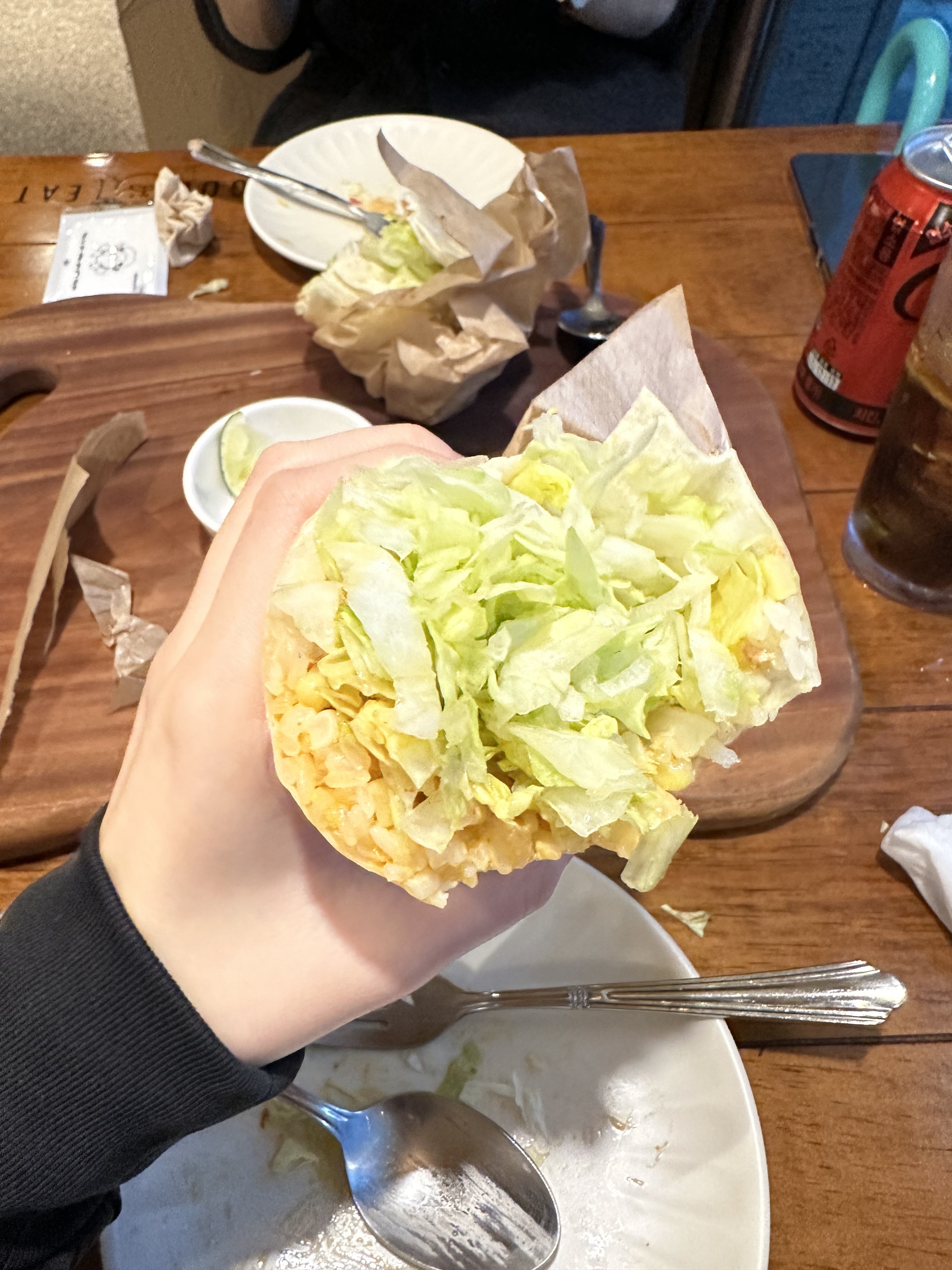 부리또 심각하네요..제가 양배추 부리또를 시킨건지 의문이 들 정도입니다..치킨 부리또 시킨