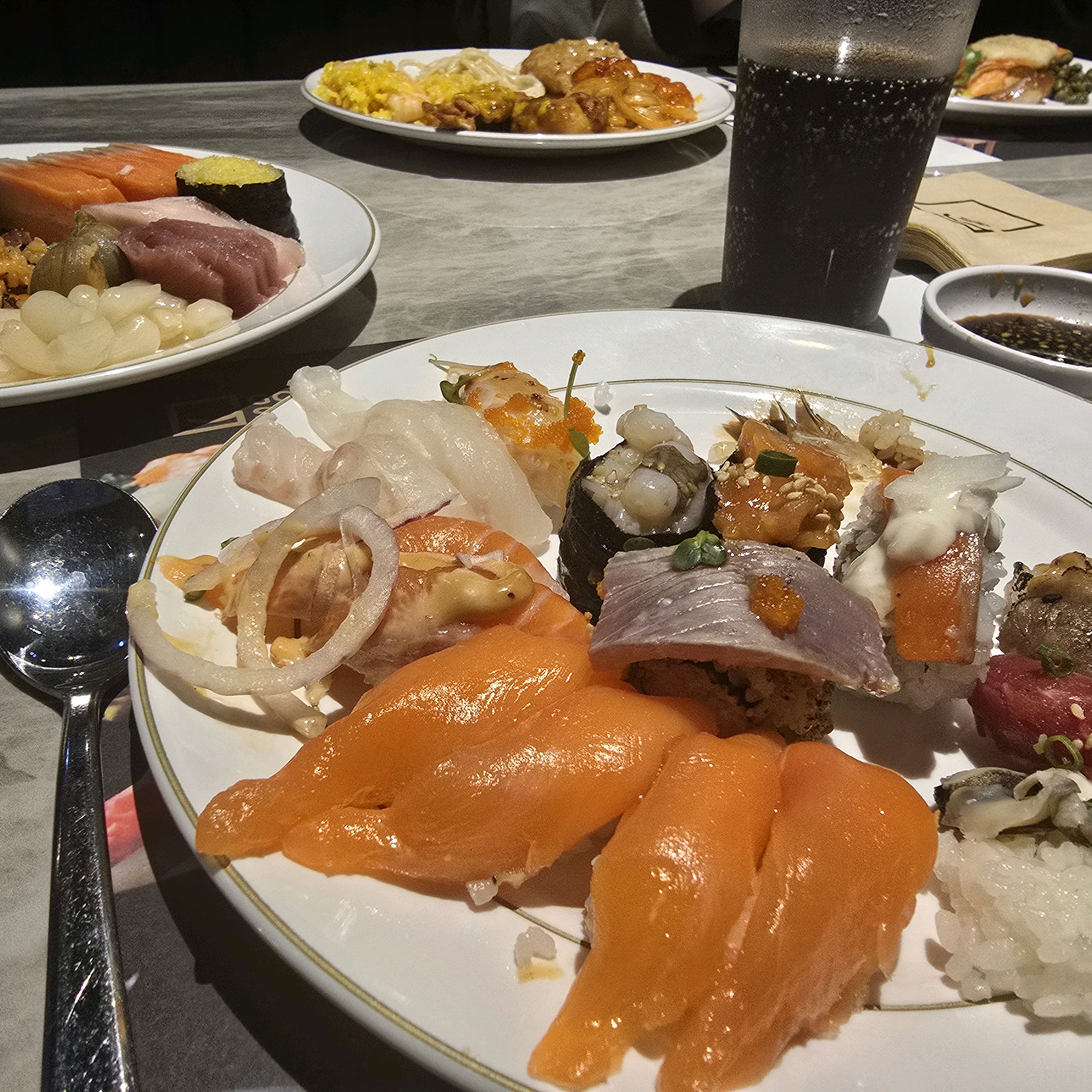 메뉴 가짓수는 정말 많아요! 하지만 생각보다 먹을게 없는 느낌.. - 시흥능곡 맛집 고메스퀘어 시흥장현능곡점
