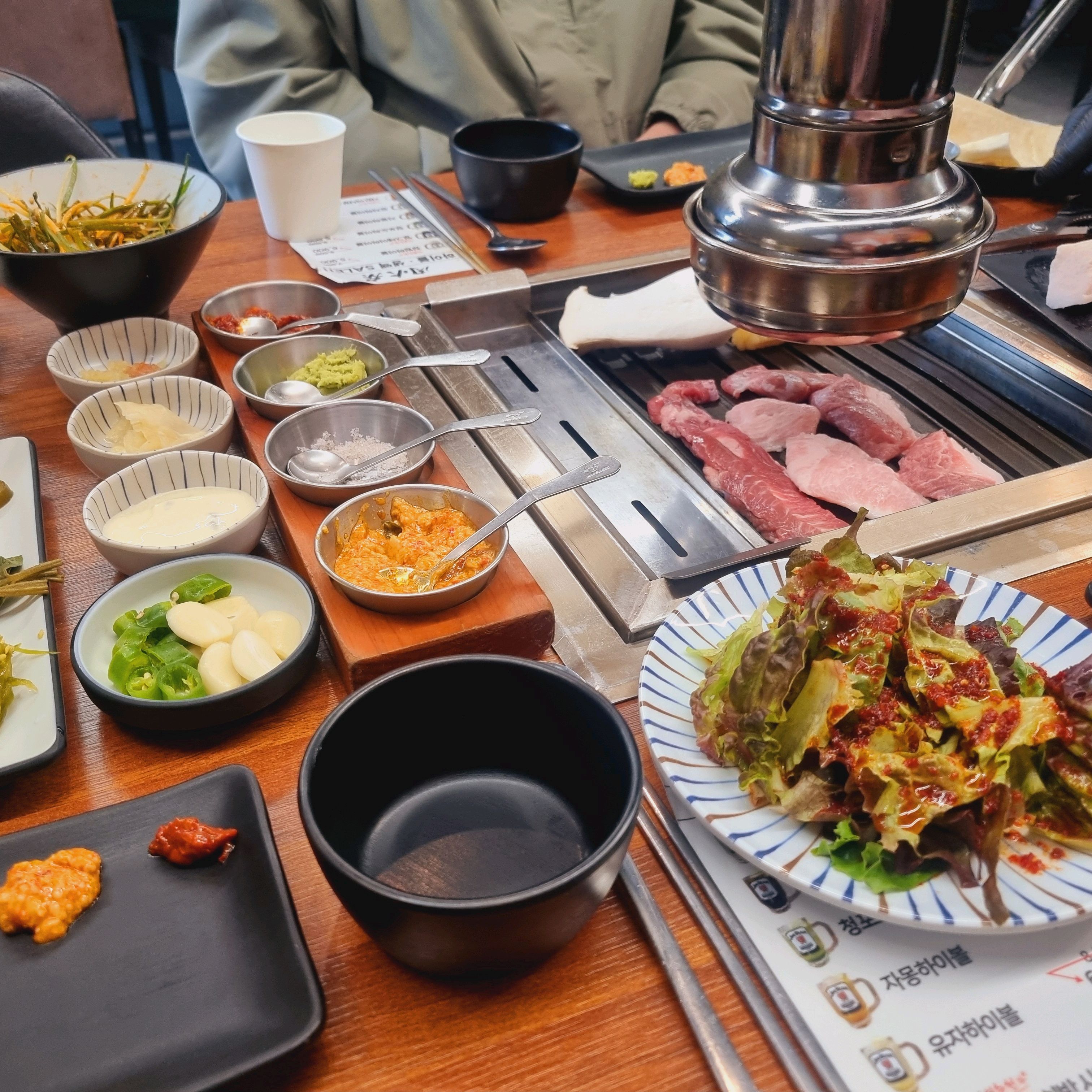 밑반찬도 엄청 다양하고 깔끔하게 잘나와요~~ - 대전 맛집 육화탄 대전롯데백화점 괴정점