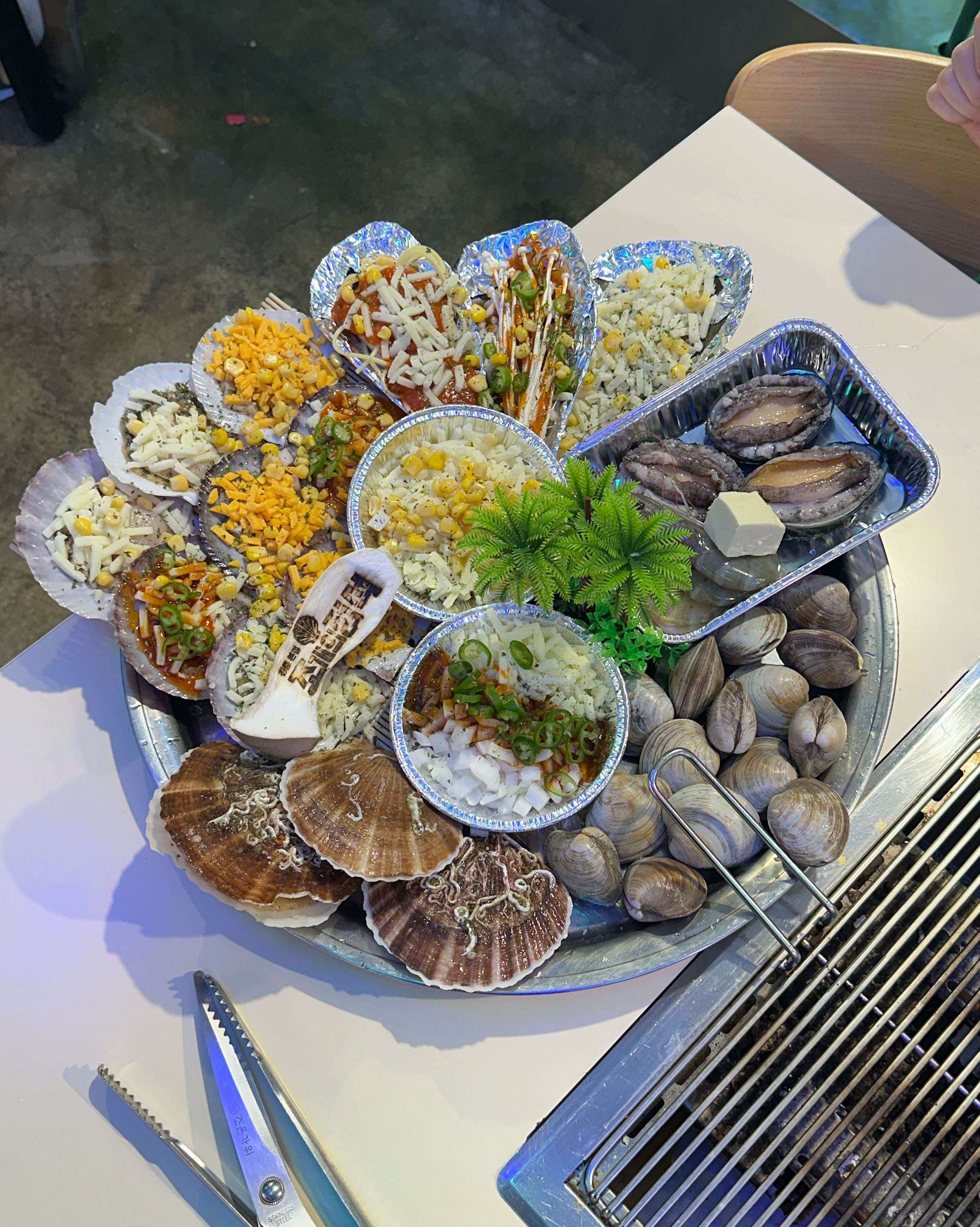 매장도 넓구 쾌적하구 - 경포대 맛집 조개의정석 강릉본점