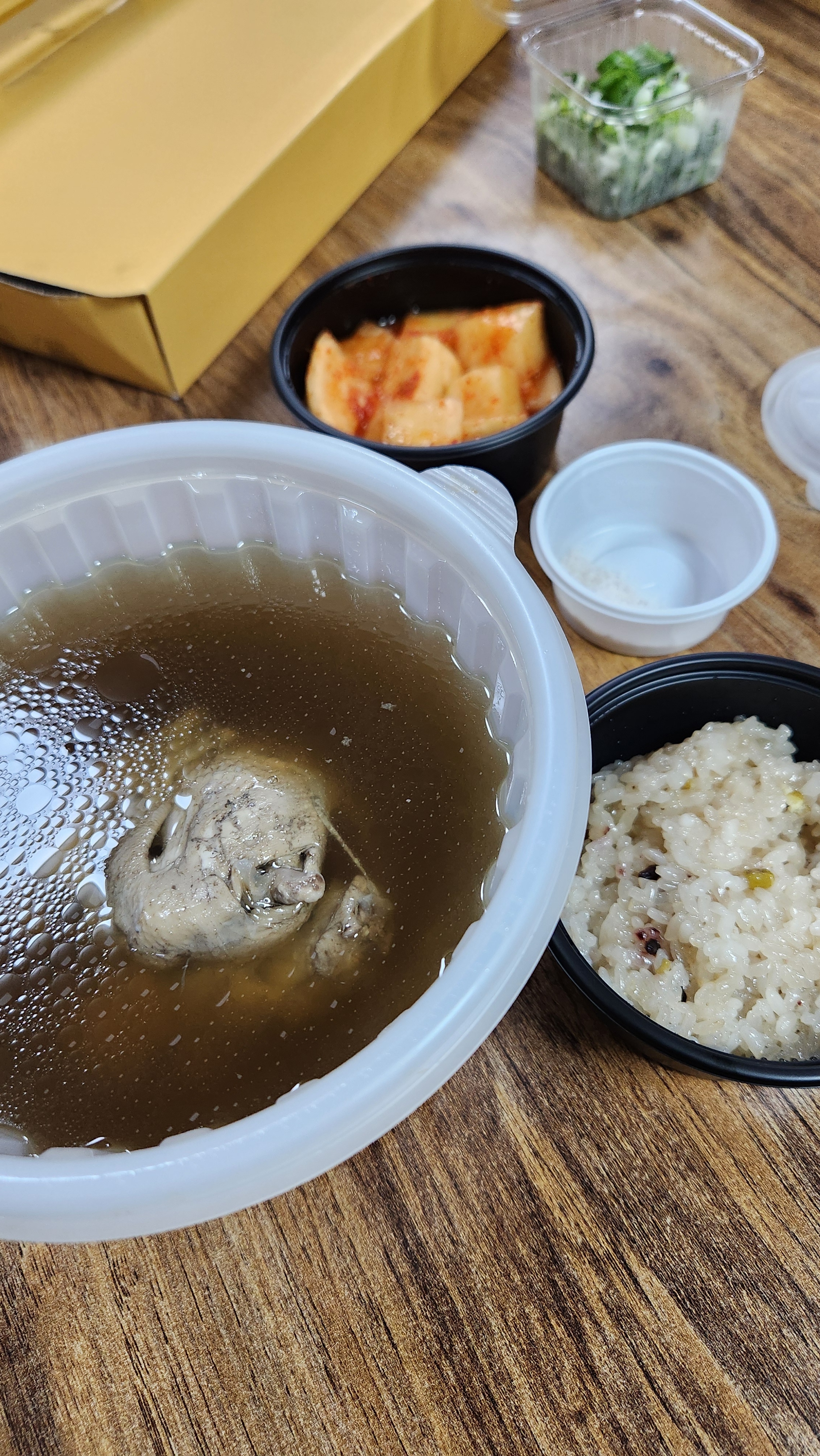 어버이날기념으로 포장해서 가족들과 먹었어요 - 대구 맛집 성서 제1능이버섯 능이백숙