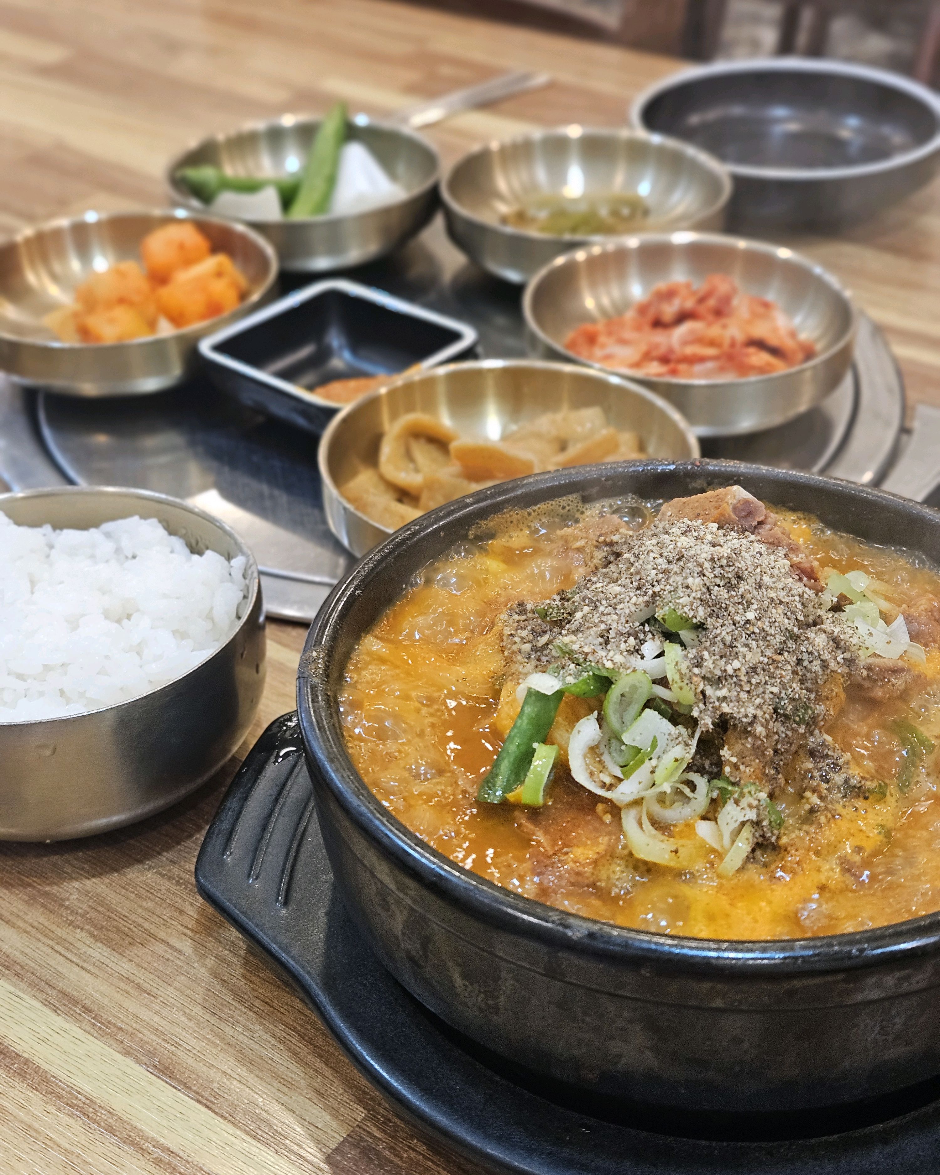 공항가기전에 들렸는데 맛있게 먹었어요~! - 제주 맛집 24시제주해장국