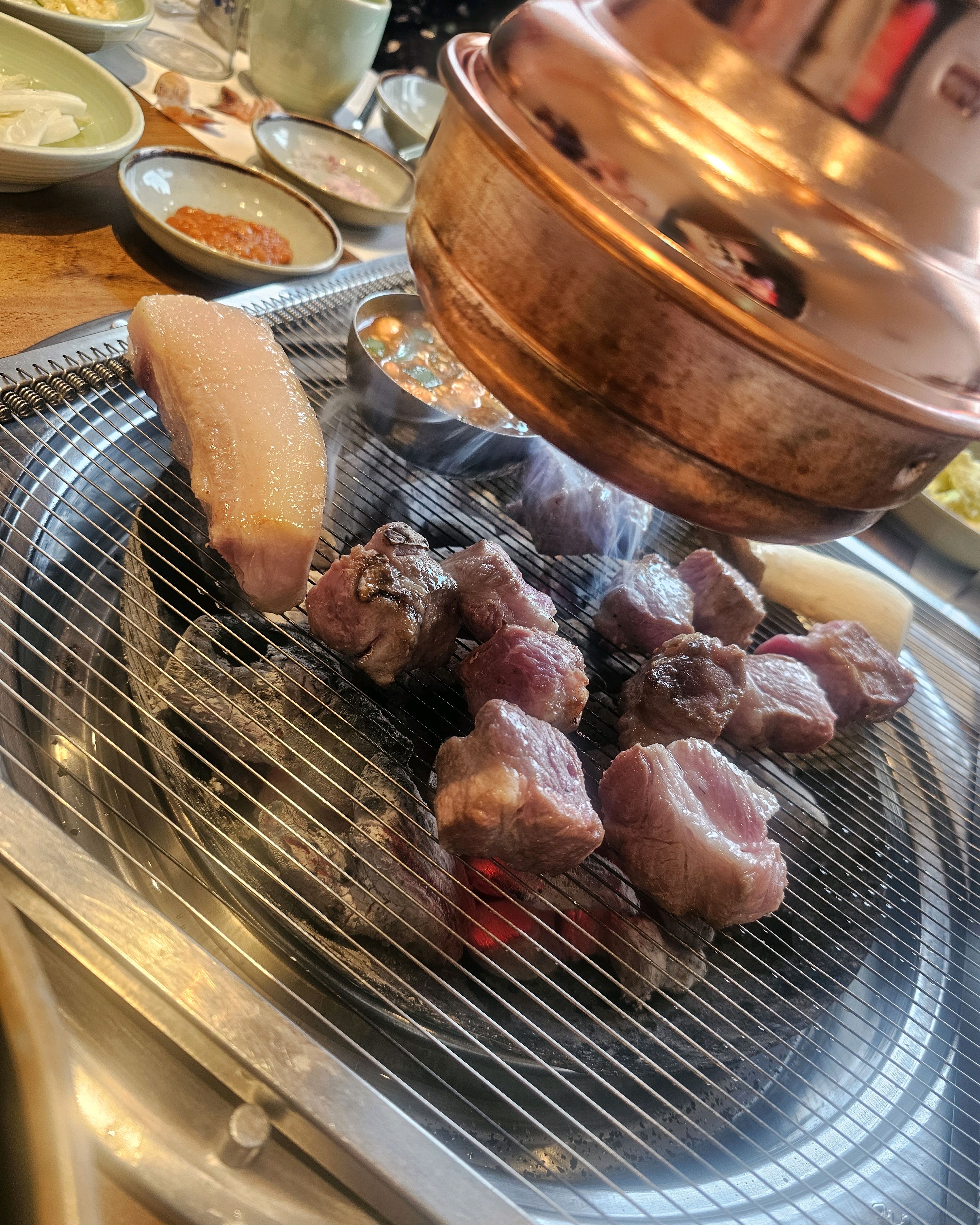 가족들과 처음 방문했는데 고기가 매우 부드럽고 - 인천 맛집 칠돈가 청라점