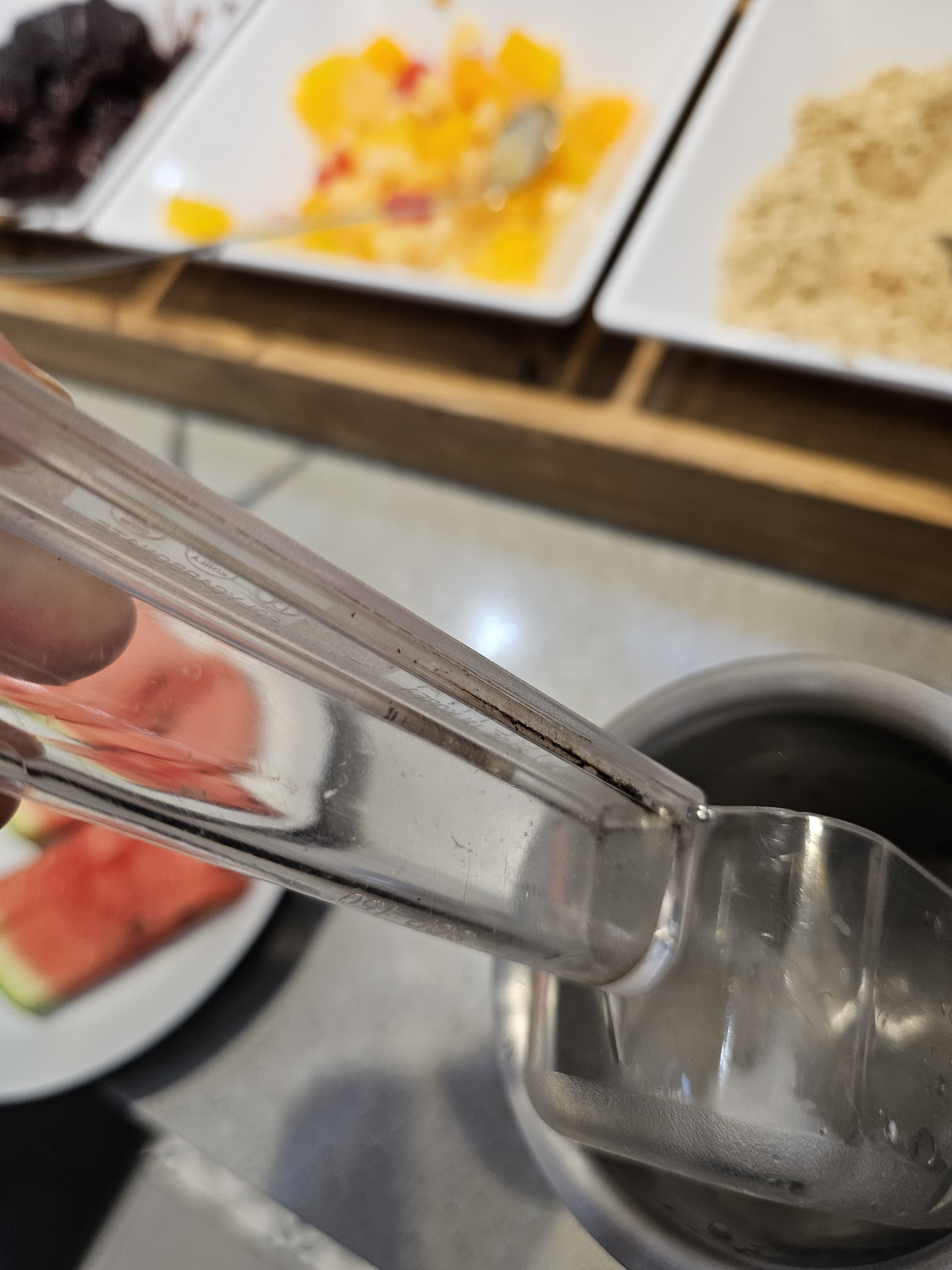 모든 얼음 스쿱에 곰팡이 - 대구 맛집 쿠우쿠우 수성못점
