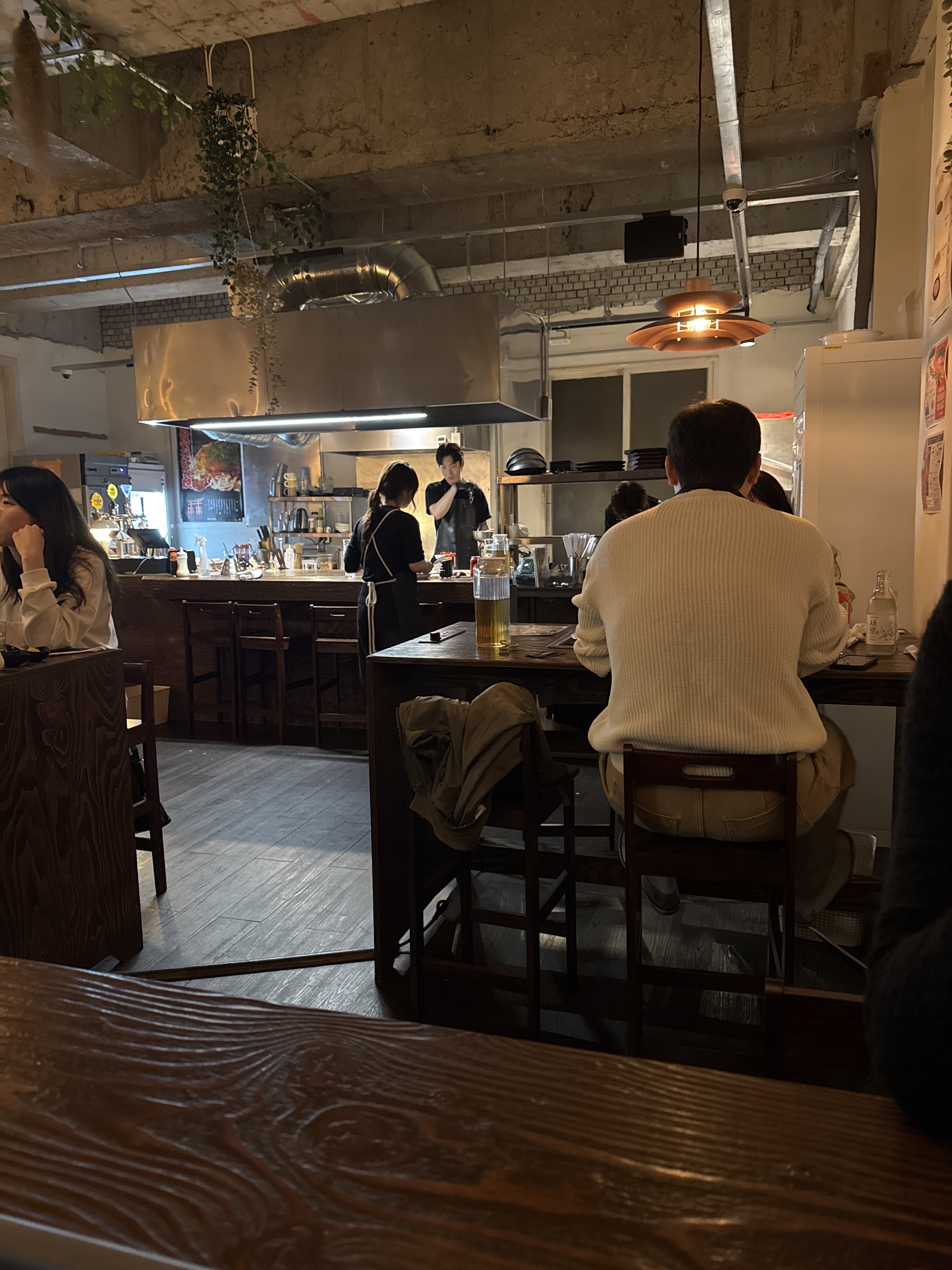 매장 인테리어가 너무 이쁘고, 직원분들이 친절해요 :) - 대전 맛집 테테