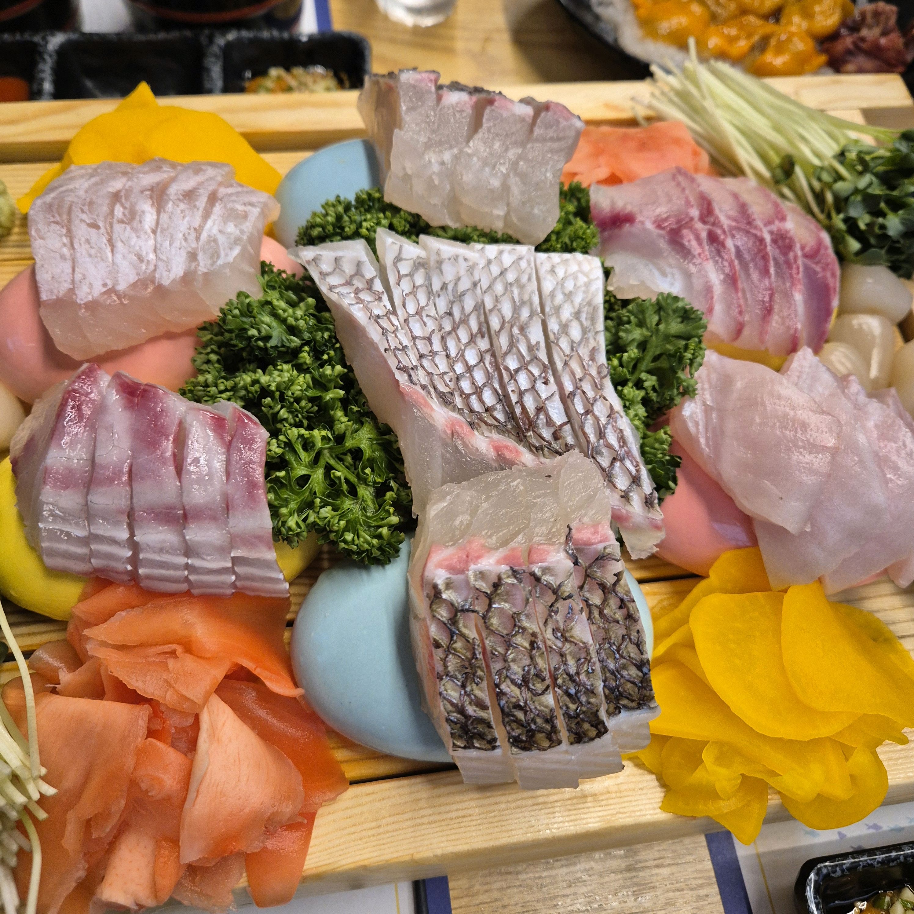 무한리필이라 살짝 기대없이 갔는데 - 논현역 맛집 물고기자리 논현점