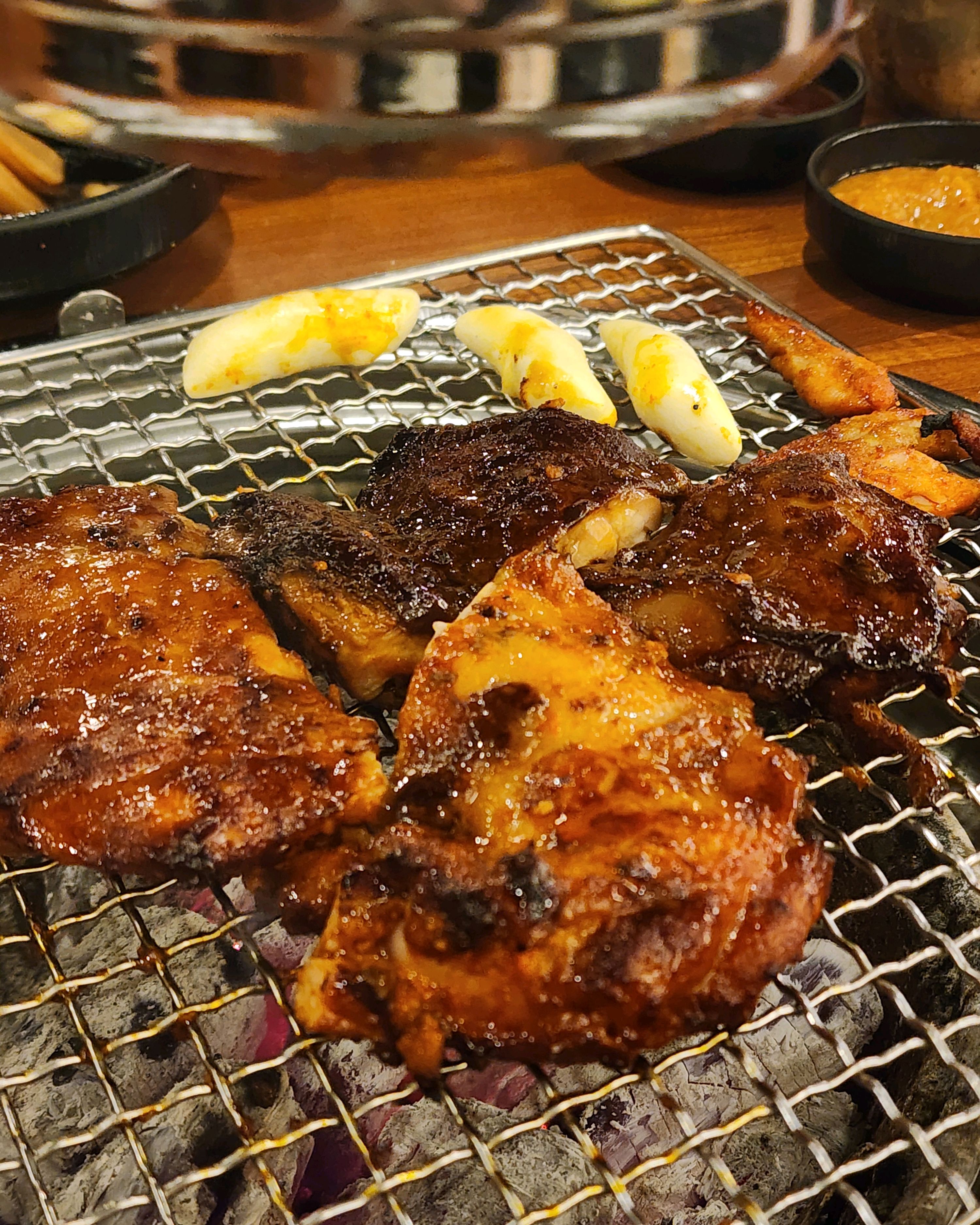 월성점은 첨와요 역시 맛도립니당 자주올게요 직원분들 친절하심용!🤙🤙🫶 - 대구 맛집 밤새우는닭 월성직영점